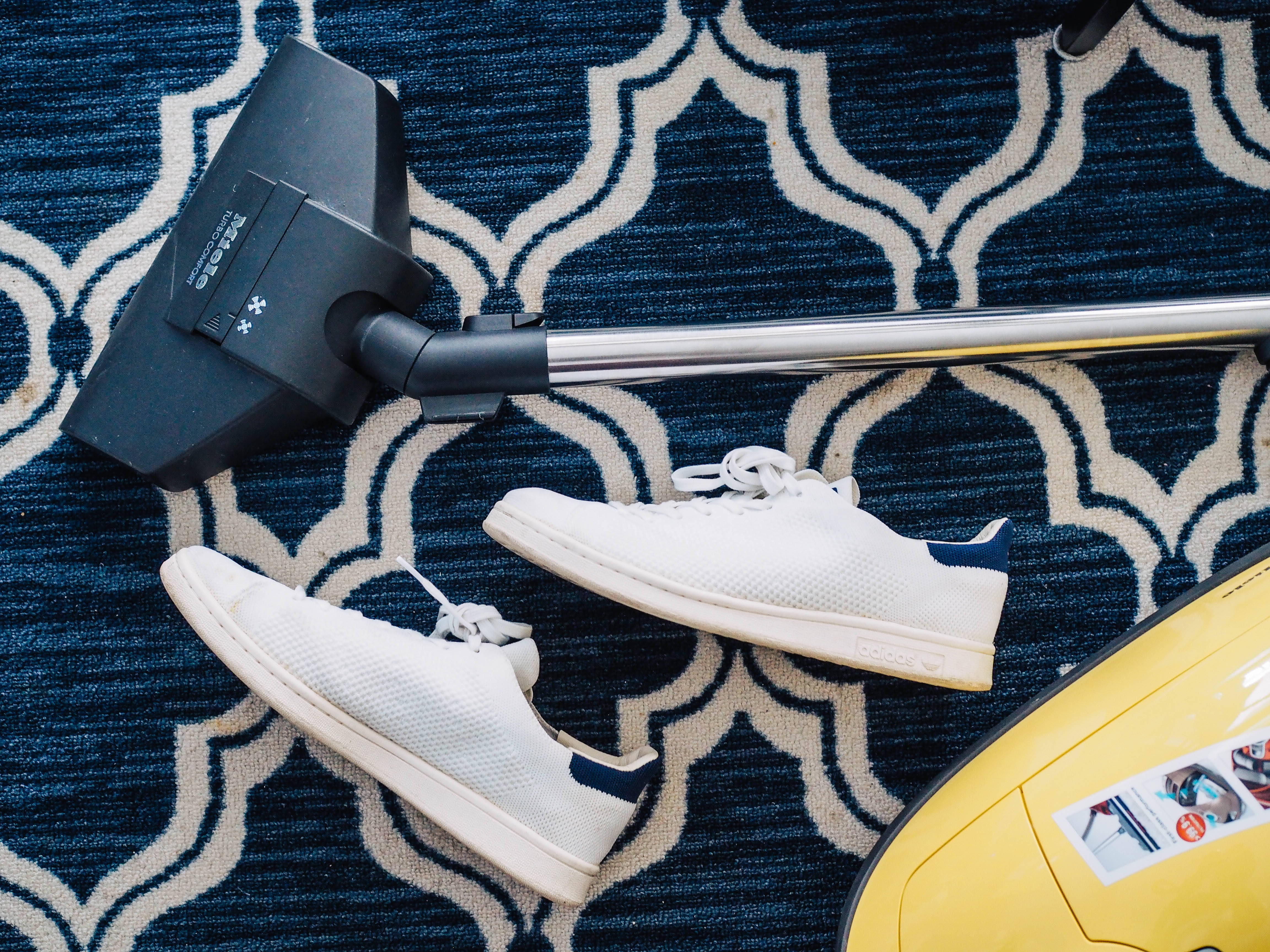 yellow vacuum cleaner, white sneakers, blue patterned rug, 4K Desktop Wallpaper