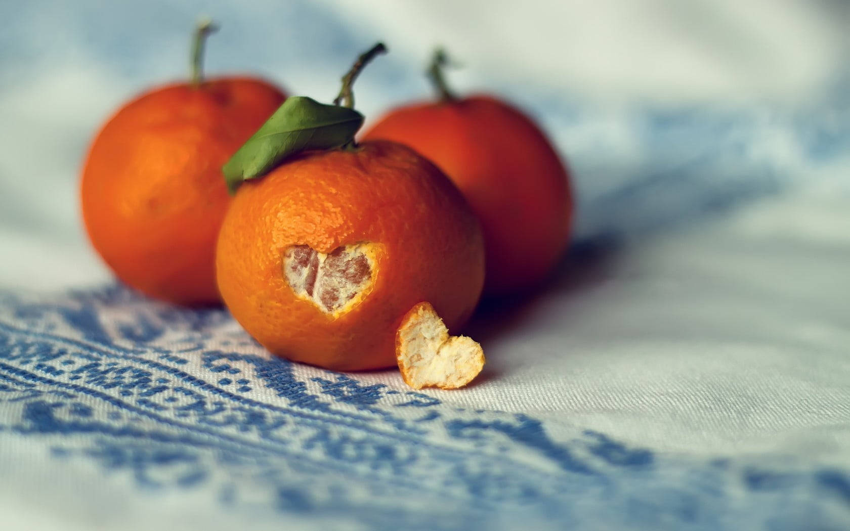 Clementine, heart-shaped peel, juicy segments, HD Desktop Wallpaper