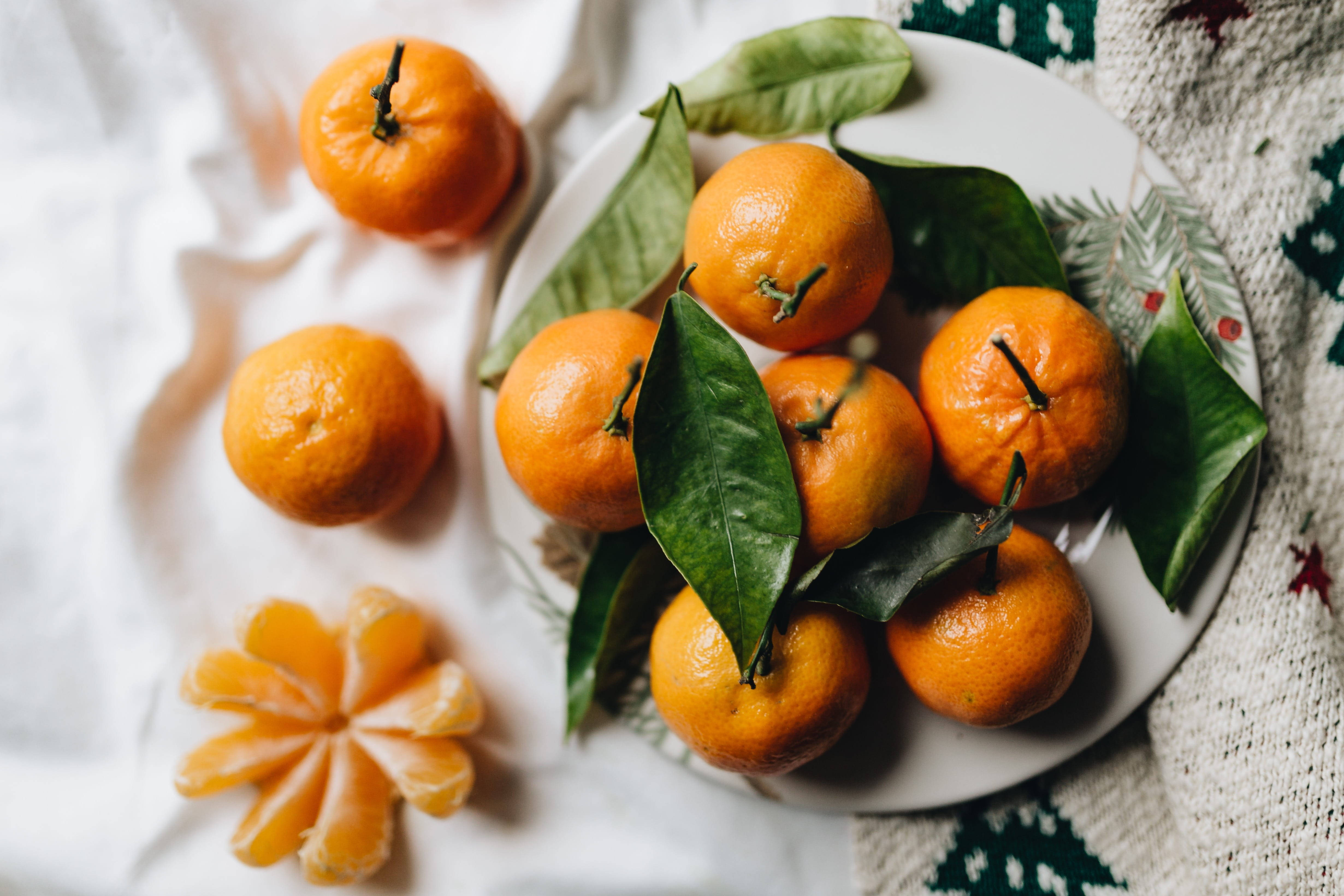 Clementine, mandarins, green leaves, 4K Desktop Wallpaper