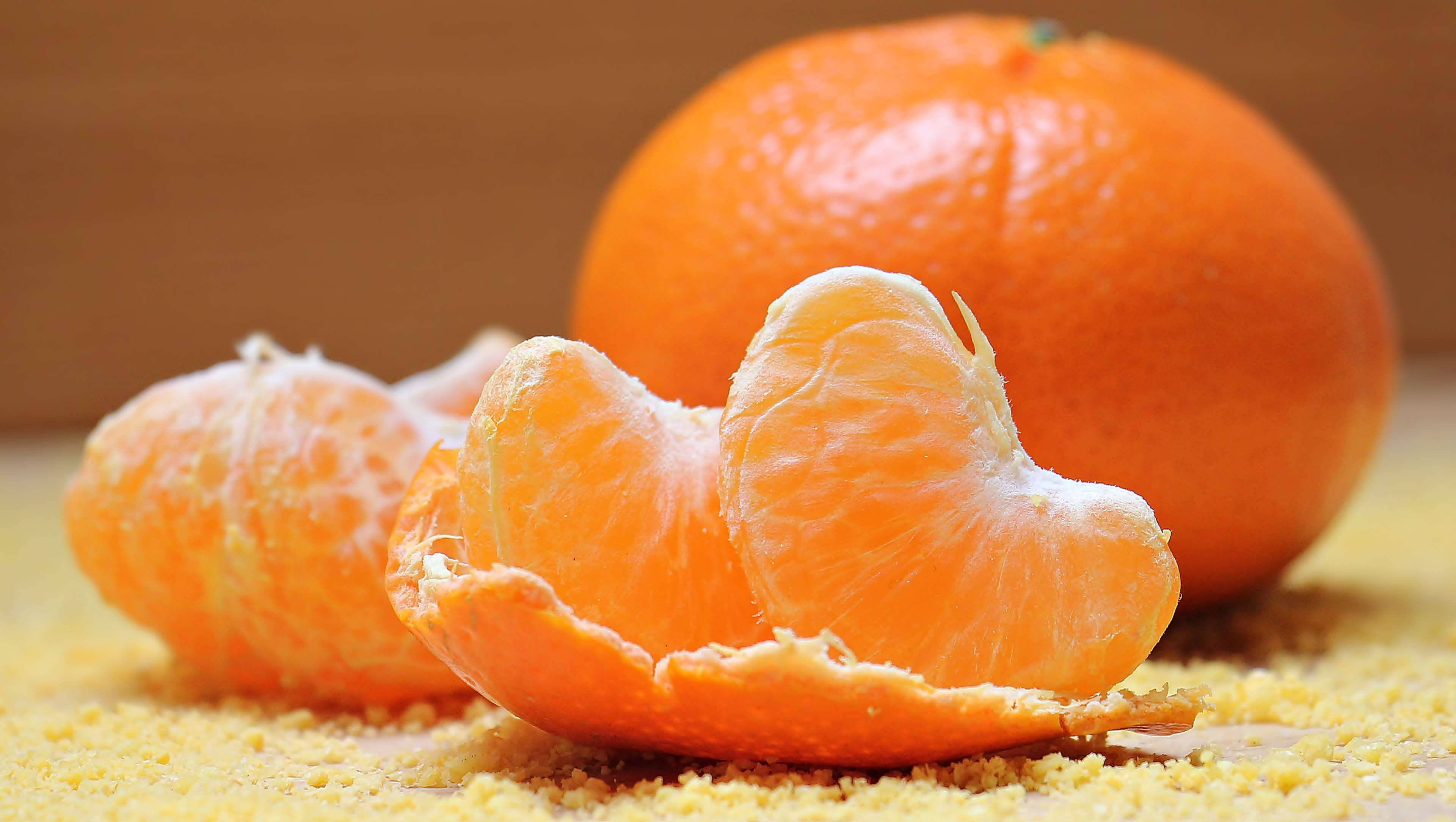 Clementine, tangerine segment, whole fruit, 4K Desktop Wallpaper