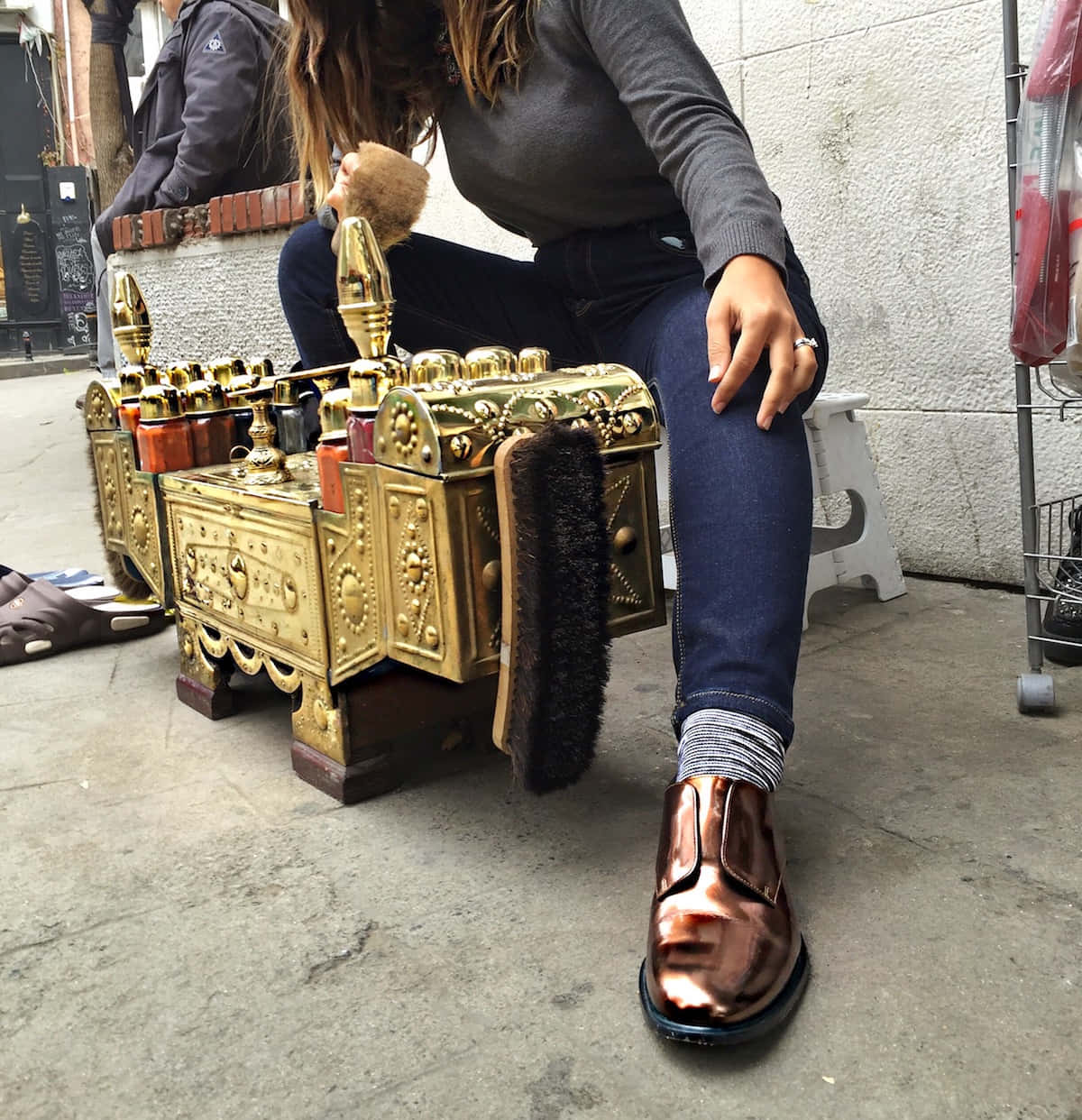 Clergerie, shiny copper shoes, ornate brass shoe-shining kit, SD Phone Wallpaper