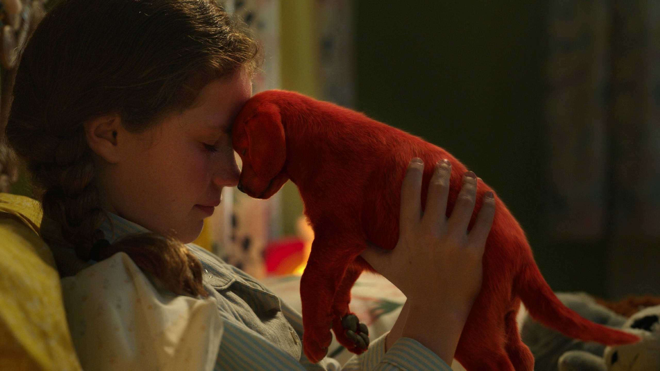 Clifford the big red dog, vibrant red, plush dog toy, 2K Desktop Wallpaper