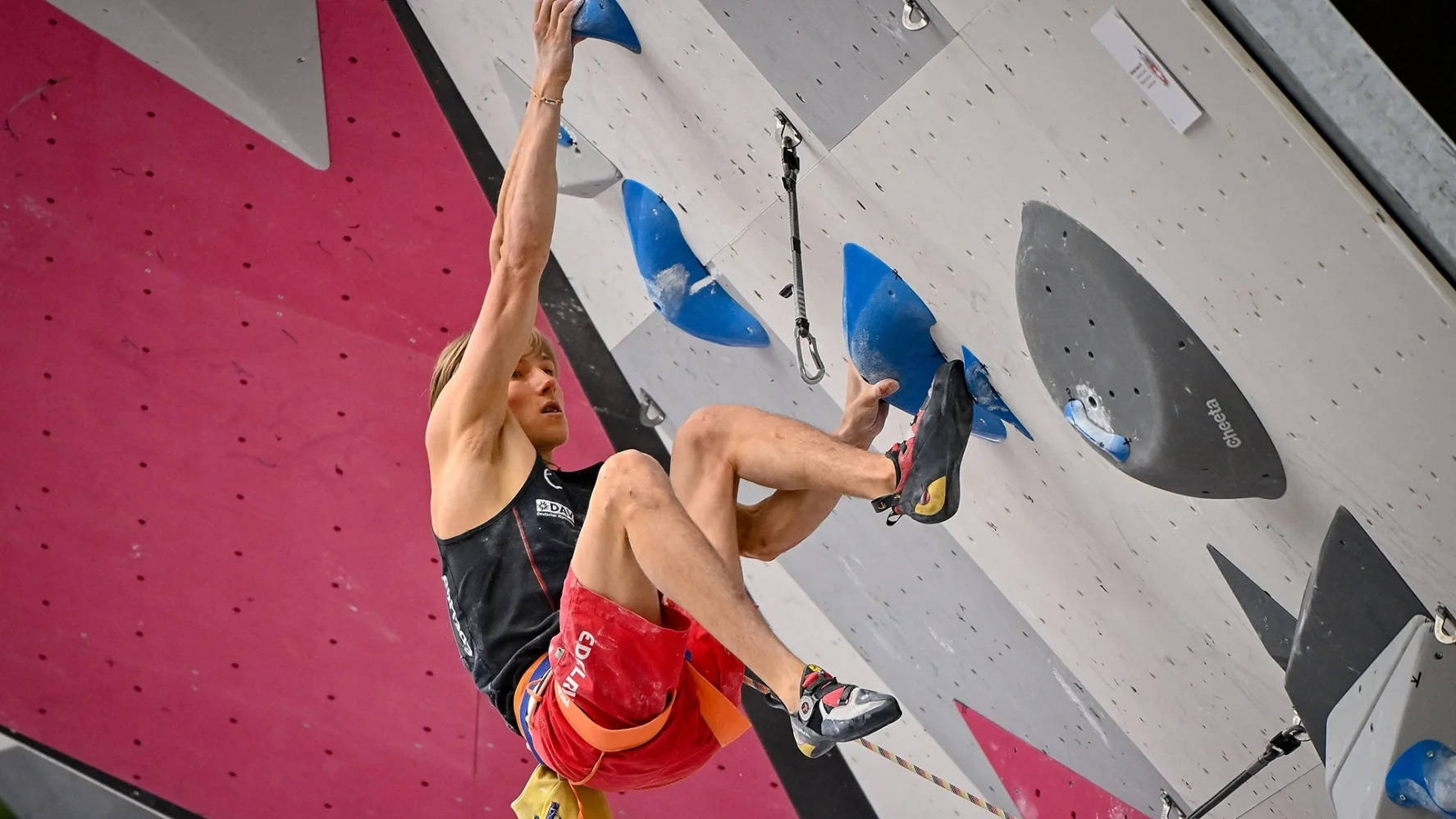 sport climbing, 2024 Paris Olympic Games, indoor bouldering wall, HD Desktop Wallpaper