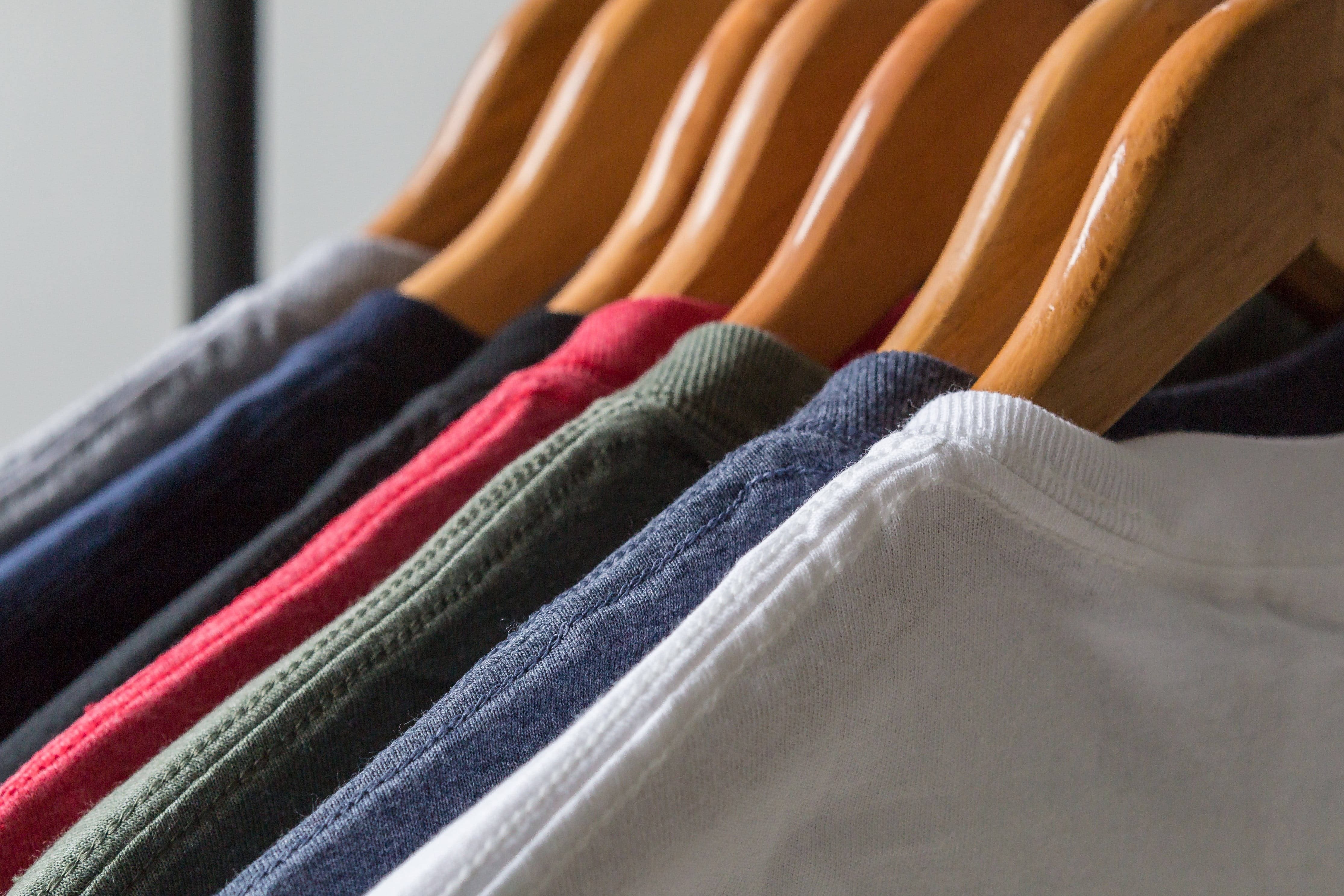 blank shirts, wooden hangers, neat row, 4K Desktop Wallpaper