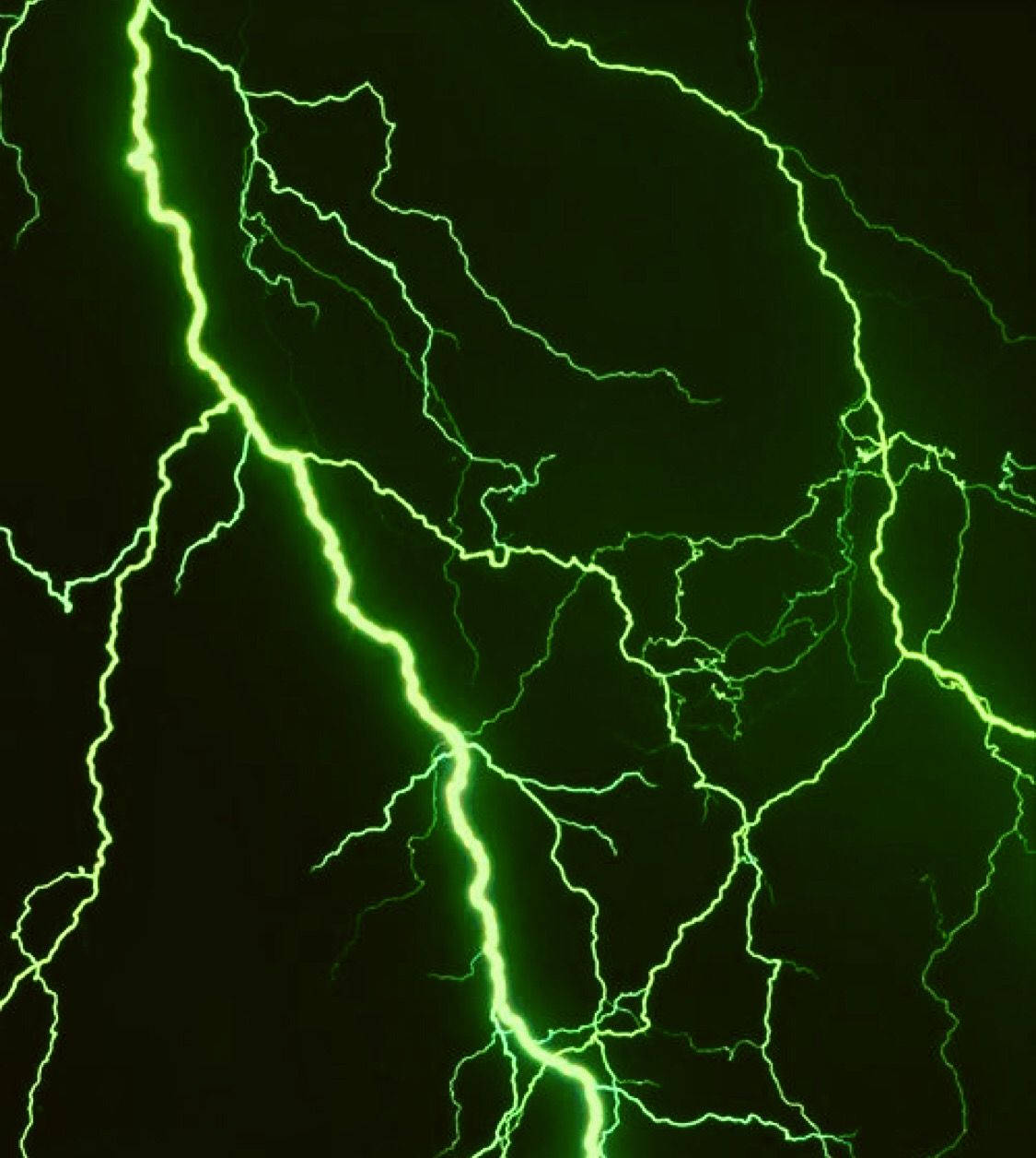 green lightning, pitch black sky, dramatic natural display, SD Phone Wallpaper