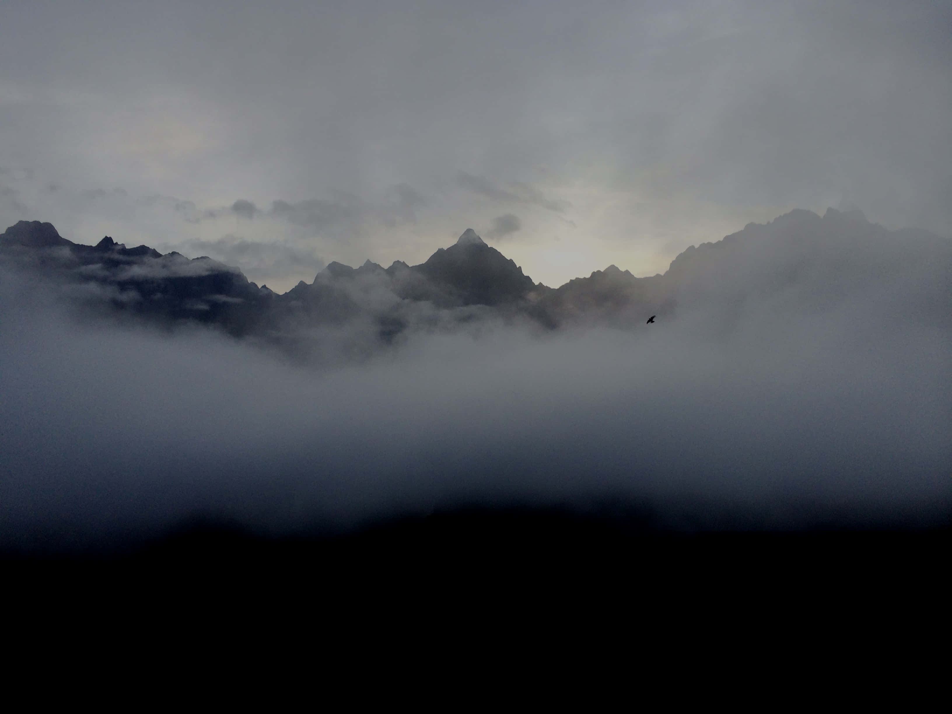 Idyllic Clouds, sea of mist, jagged mountain peaks, 2K Desktop Wallpaper