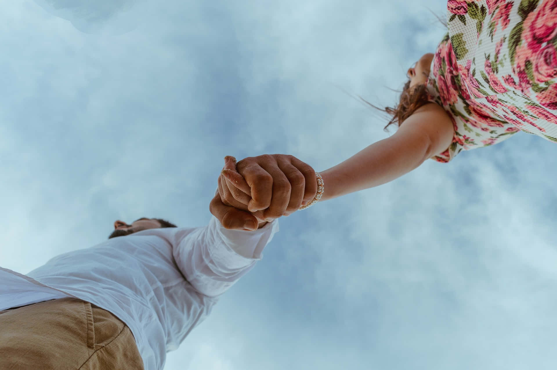 cloudy sky, low angle view, couple, Full HD Desktop Wallpaper