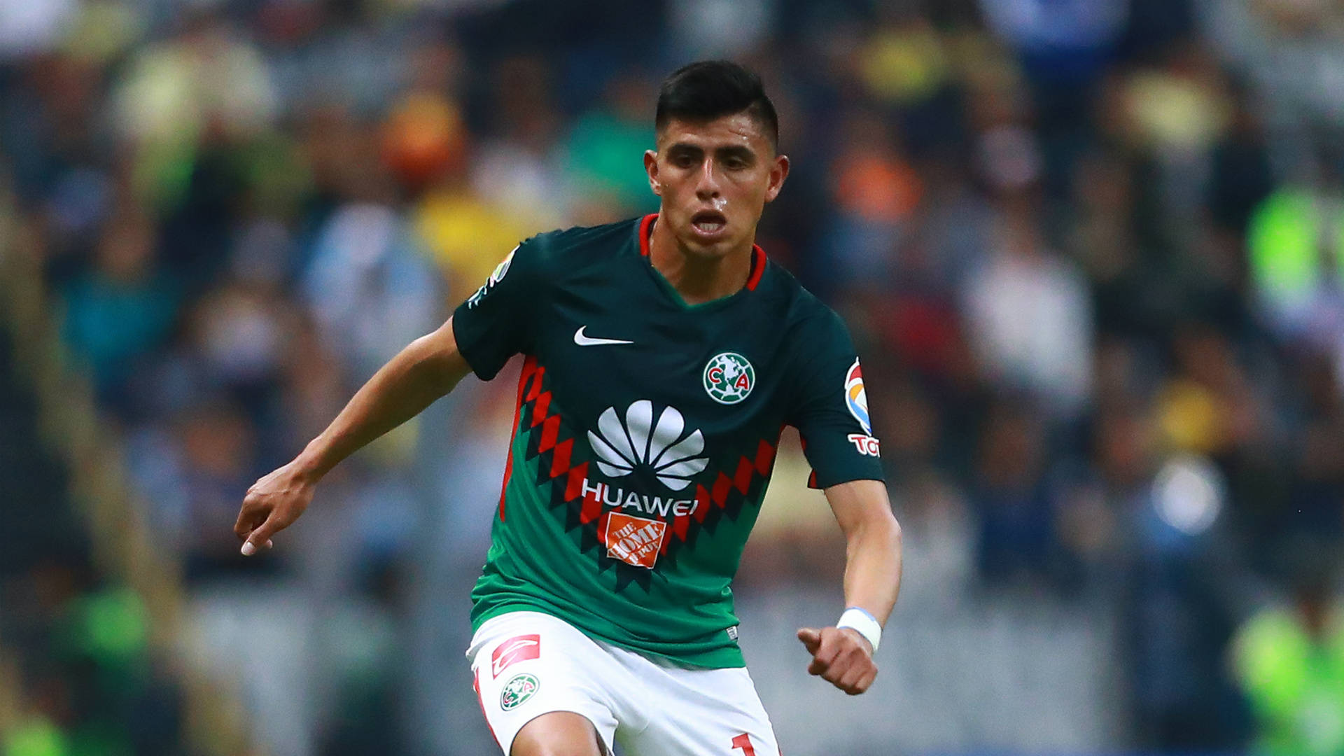 Club America Soccer, green and red jersey, sprints forward, Full HD Desktop Wallpaper