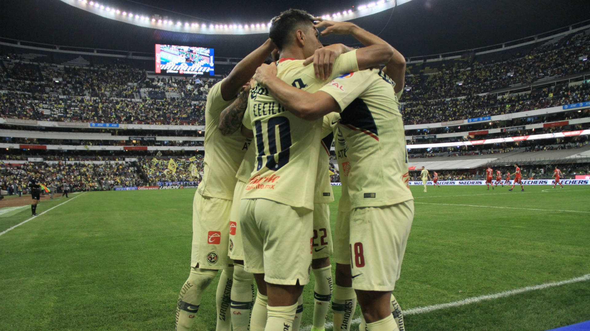 Club America Soccer, beige jerseys, vibrant green field, Full HD Desktop Wallpaper