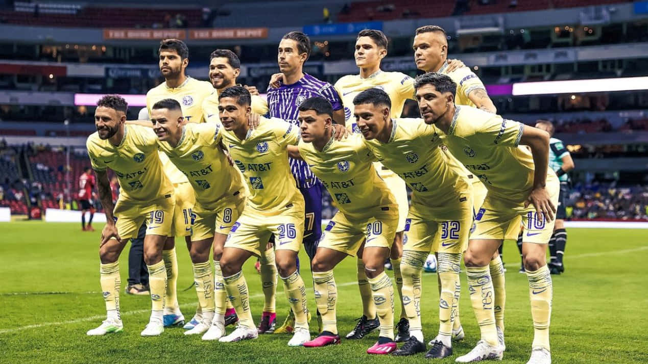 Club America, yellow jerseys, green field, SD Desktop Wallpaper