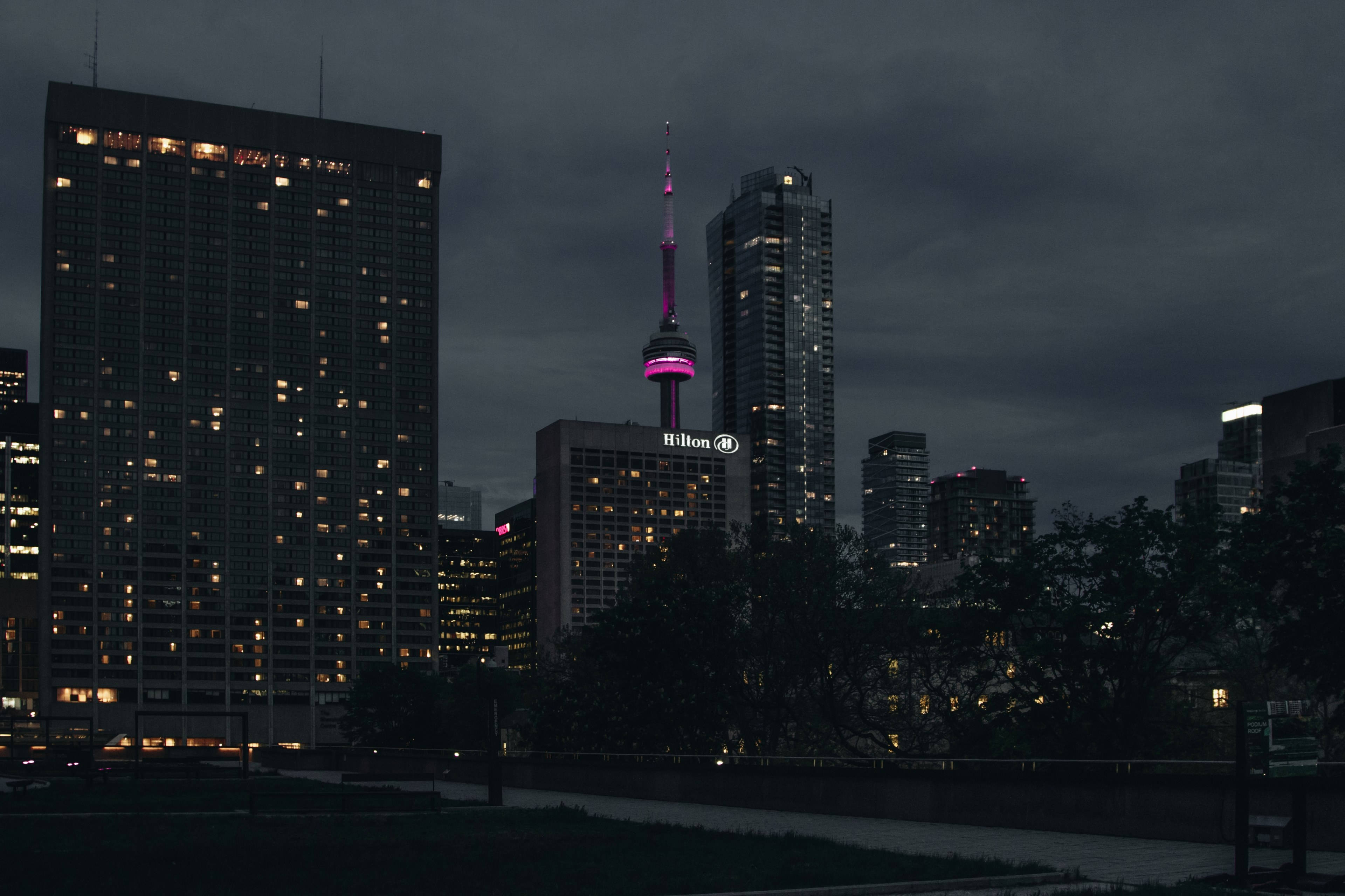 CN Tower, pink, dusk, 4K Desktop Wallpaper