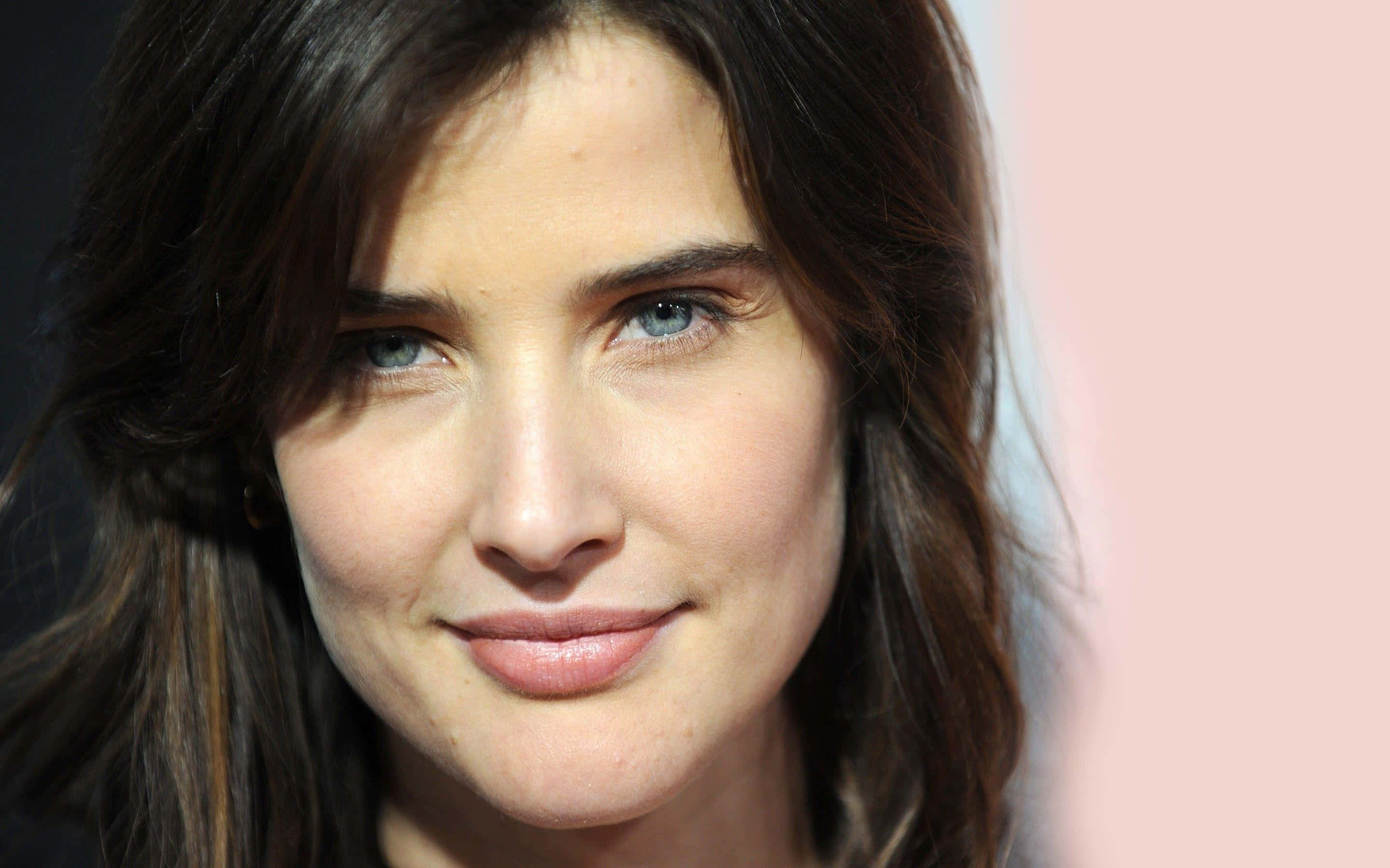 Cobie Smulders, blue eyes, dark hair, 2K Desktop Wallpaper