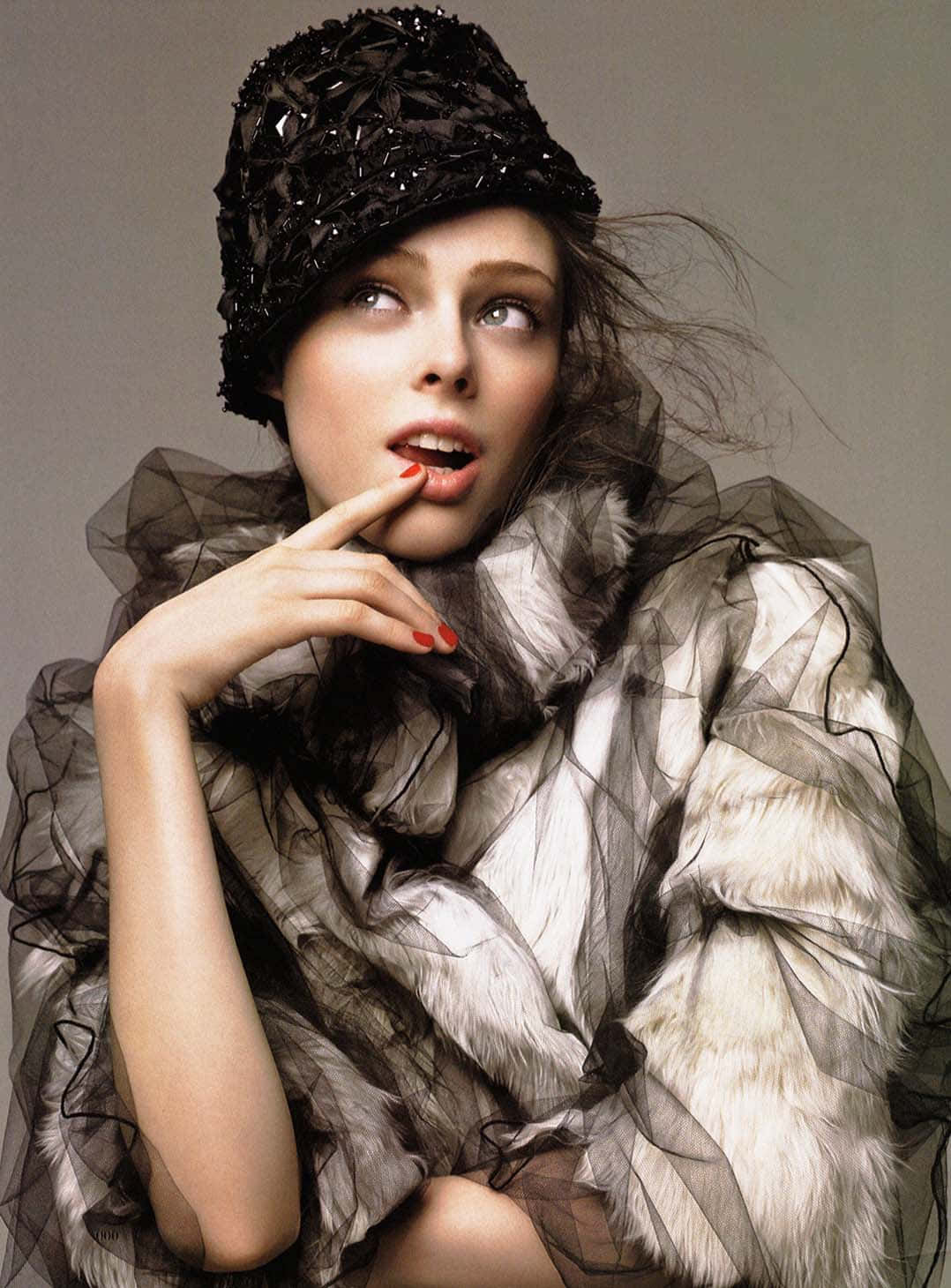 Coco Rocha, black beaded hat, layered sheer fur coat, HD Phone Wallpaper