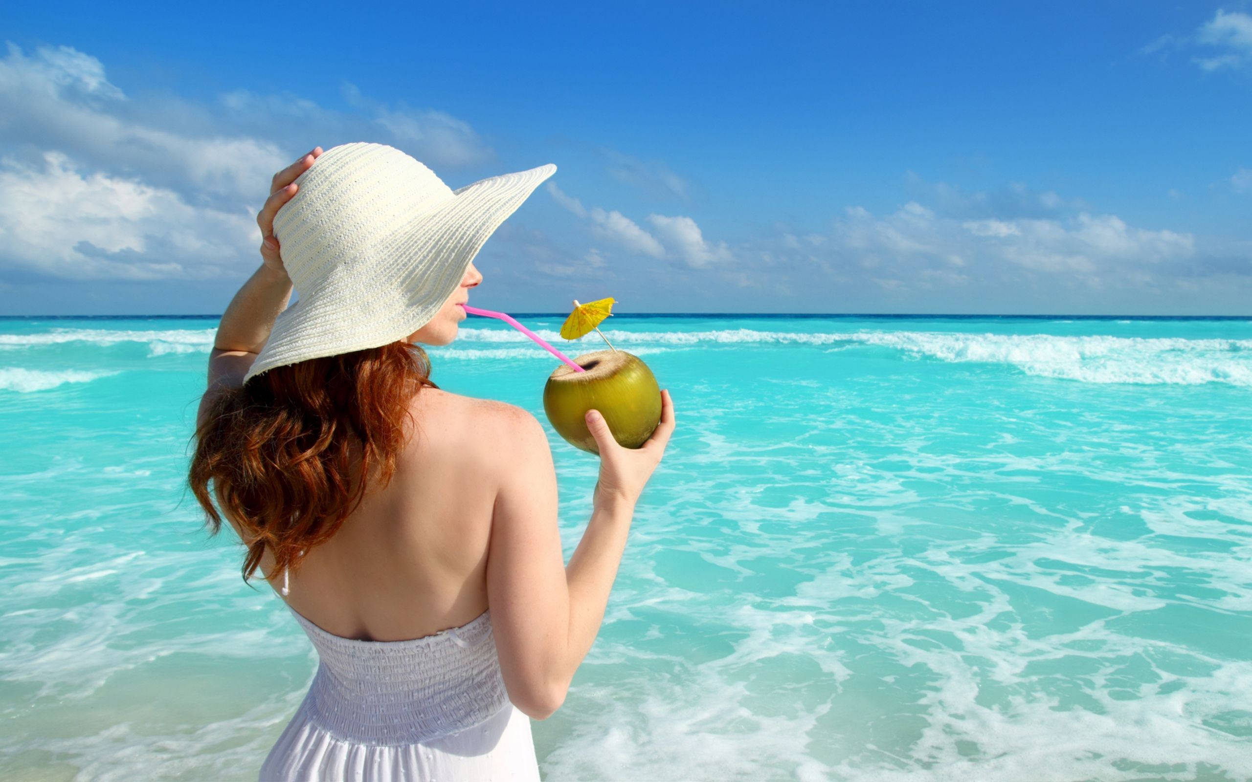 woman, white hat, coconut, 2K Desktop Wallpaper