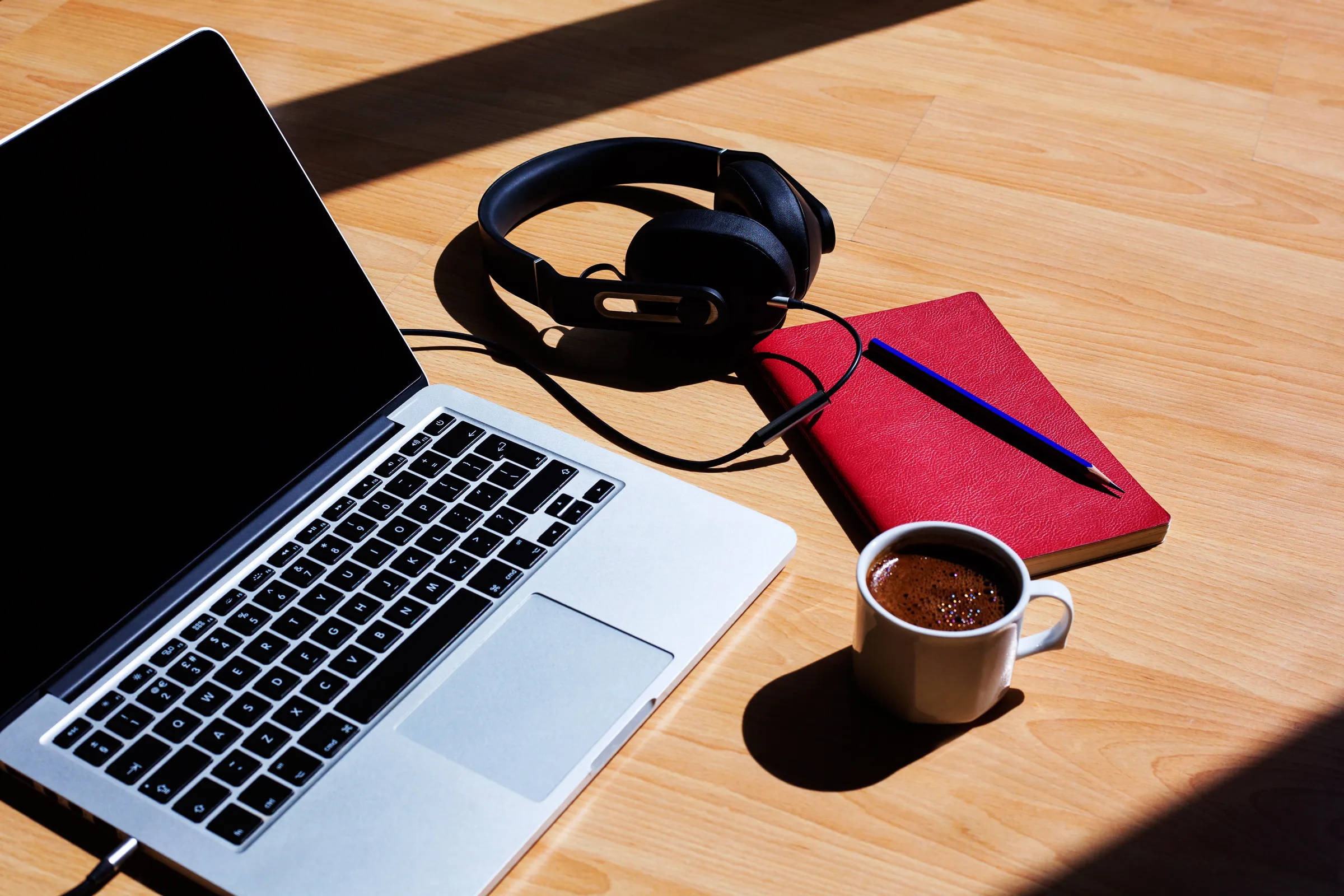 wooden desk, laptop, headphones, Full HD Desktop Wallpaper