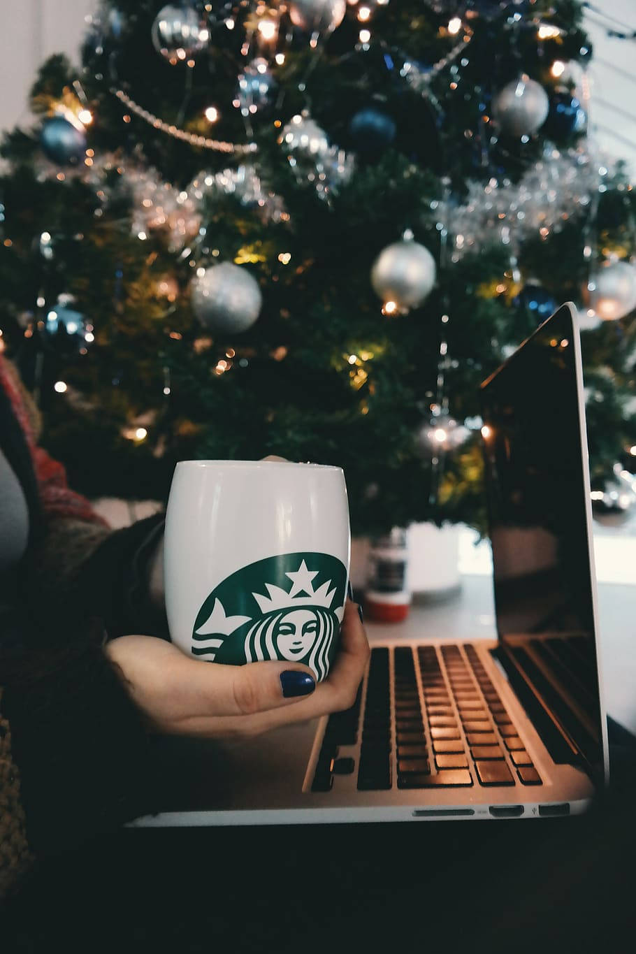 Starbucks mug, laptop, Christmas tree, HD Phone Wallpaper