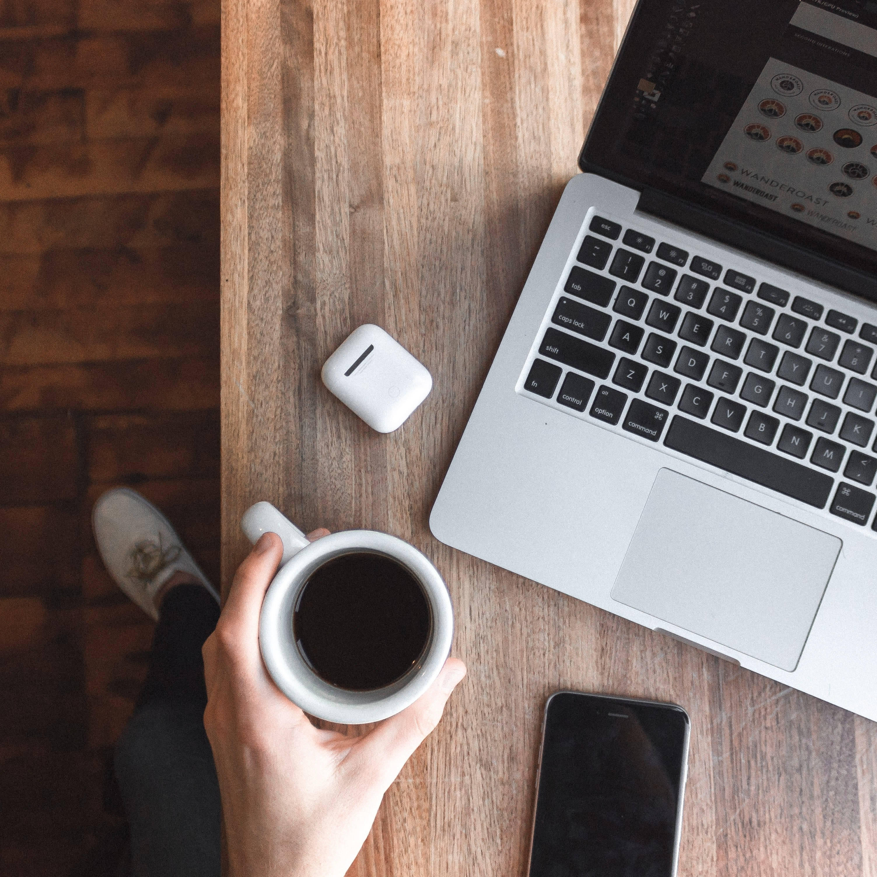 coffee mug, laptop, smartphone, 2K Desktop Wallpaper