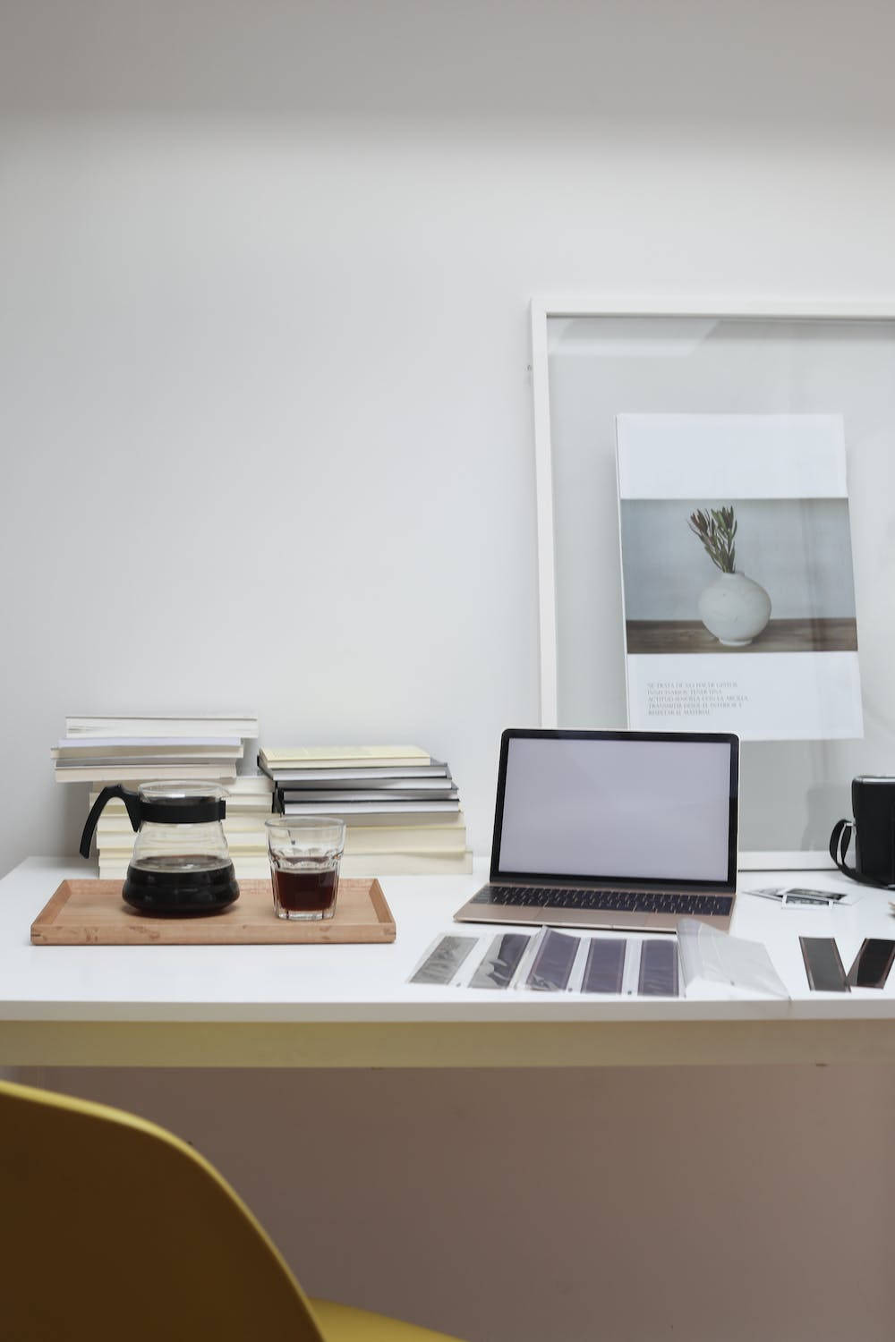 Photographer's Cool Coffee Pot And Laptop, minimalist white desk, laptop, HD Phone Wallpaper