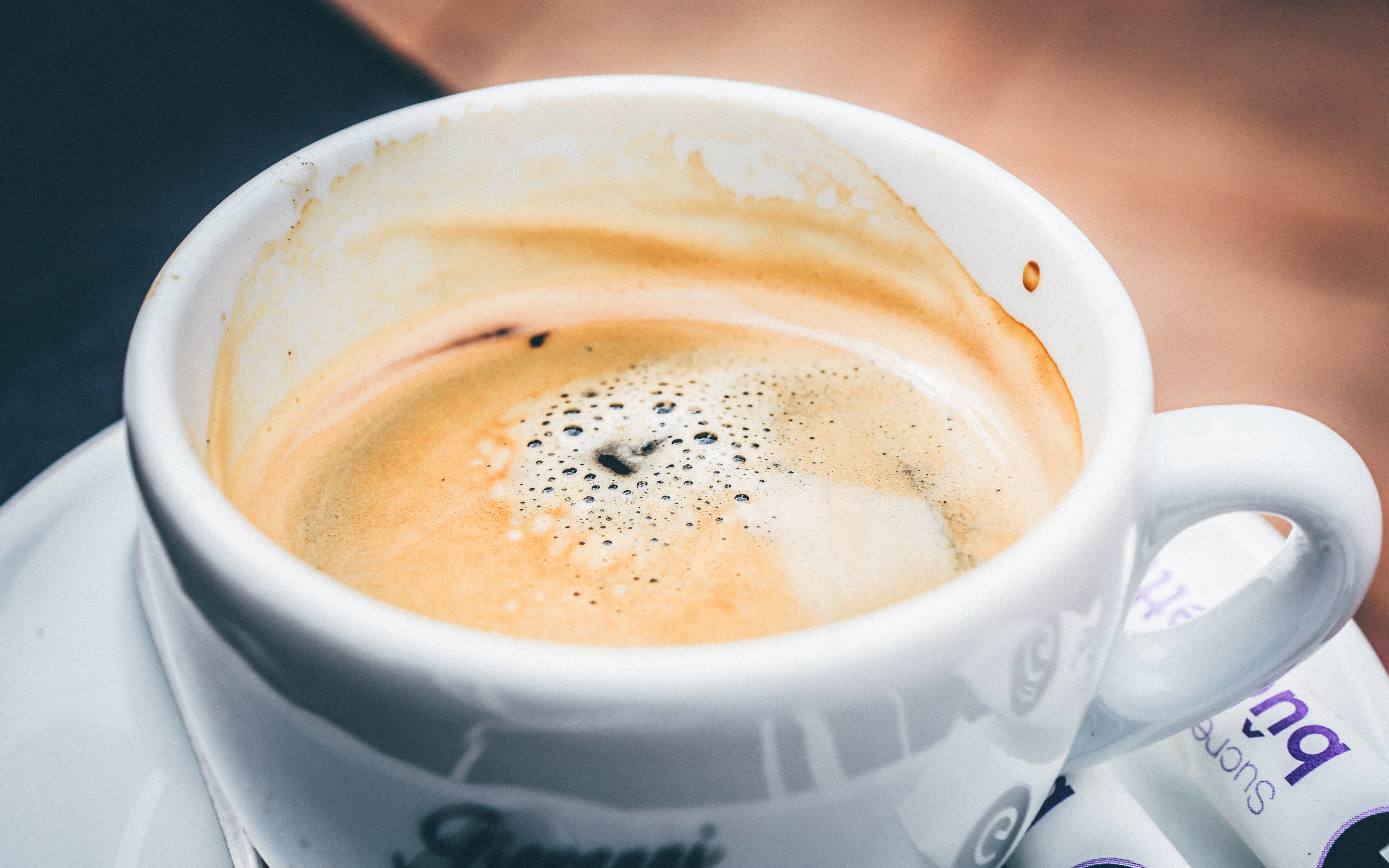white ceramic coffee cup, frothy espresso, dark crema, 5K Desktop Wallpaper