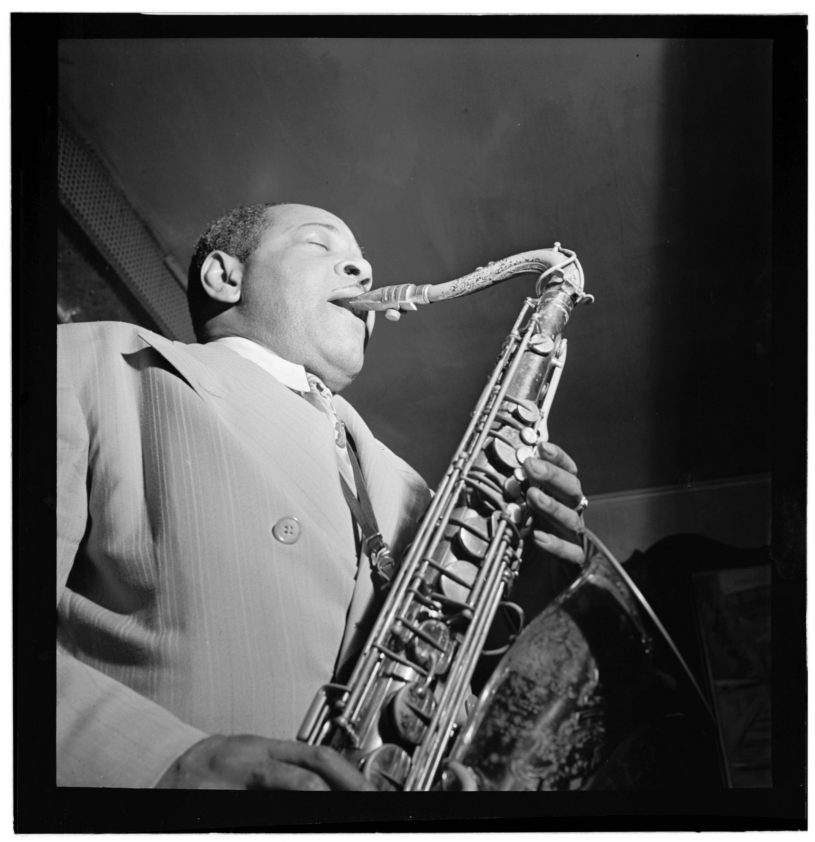 Coleman Hawkins, saxophone, black and white, 2K Phone Wallpaper