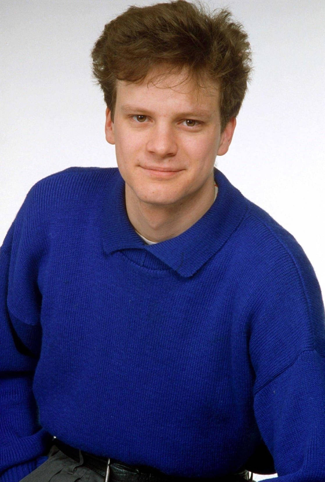 Colin Firth, 1985, vibrant blue knit sweater, HD Phone Wallpaper