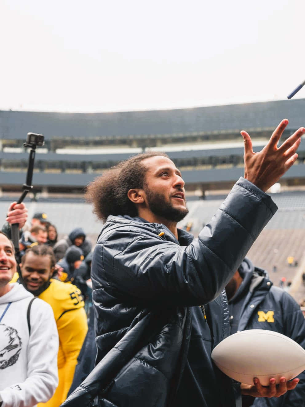 Colin Kaepernick, football player, dark jacket, HD Phone Wallpaper