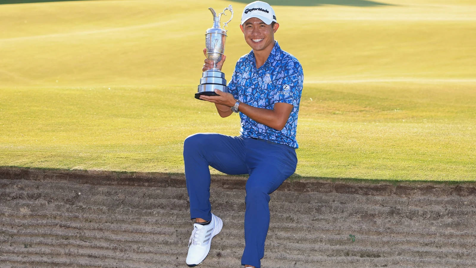 Collin Morikawa, silver trophy, blue patterned shirt, HD Desktop Wallpaper