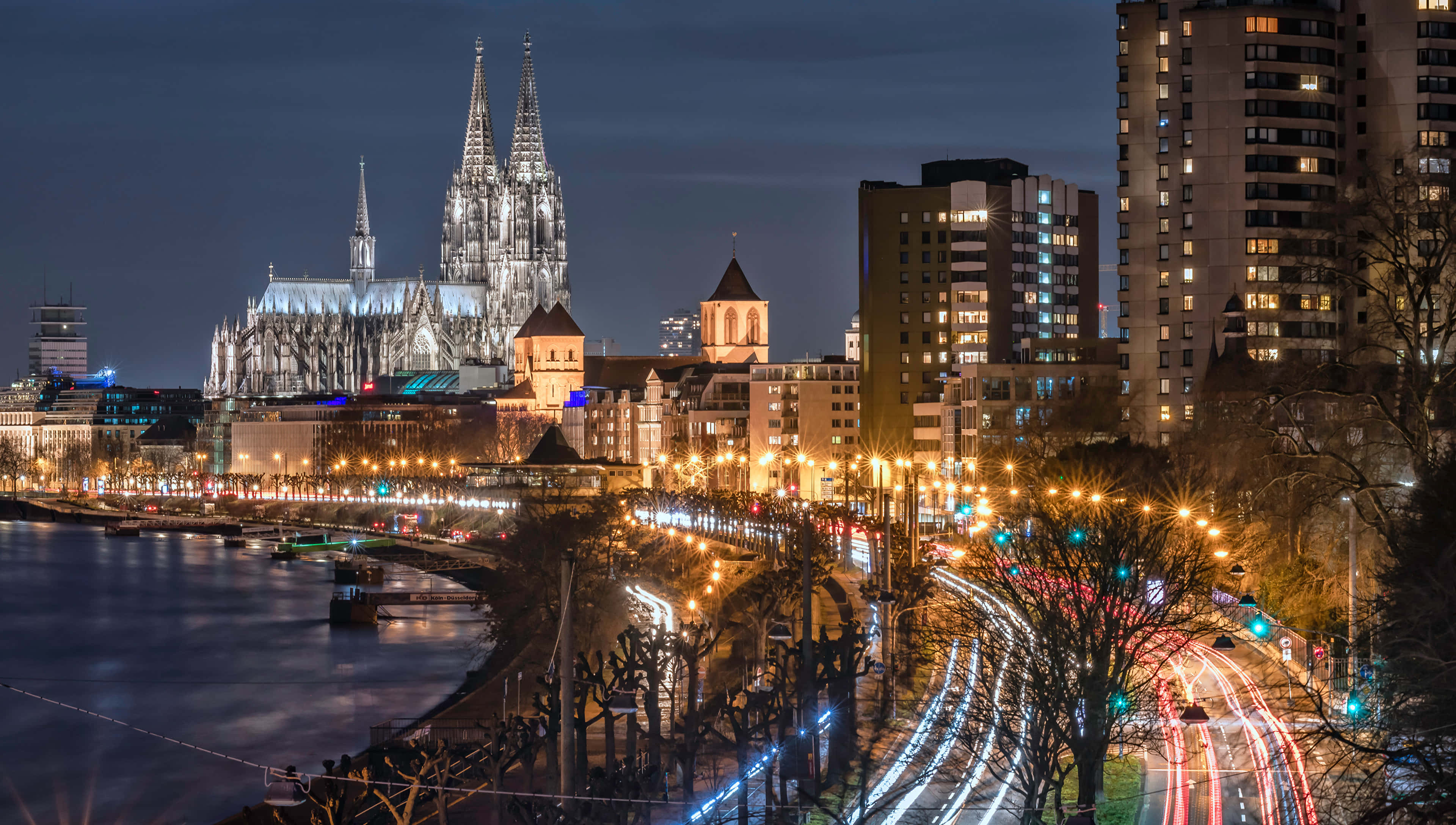 Cologne Cathedral, street lights, night cityscape, 4K Desktop Wallpaper