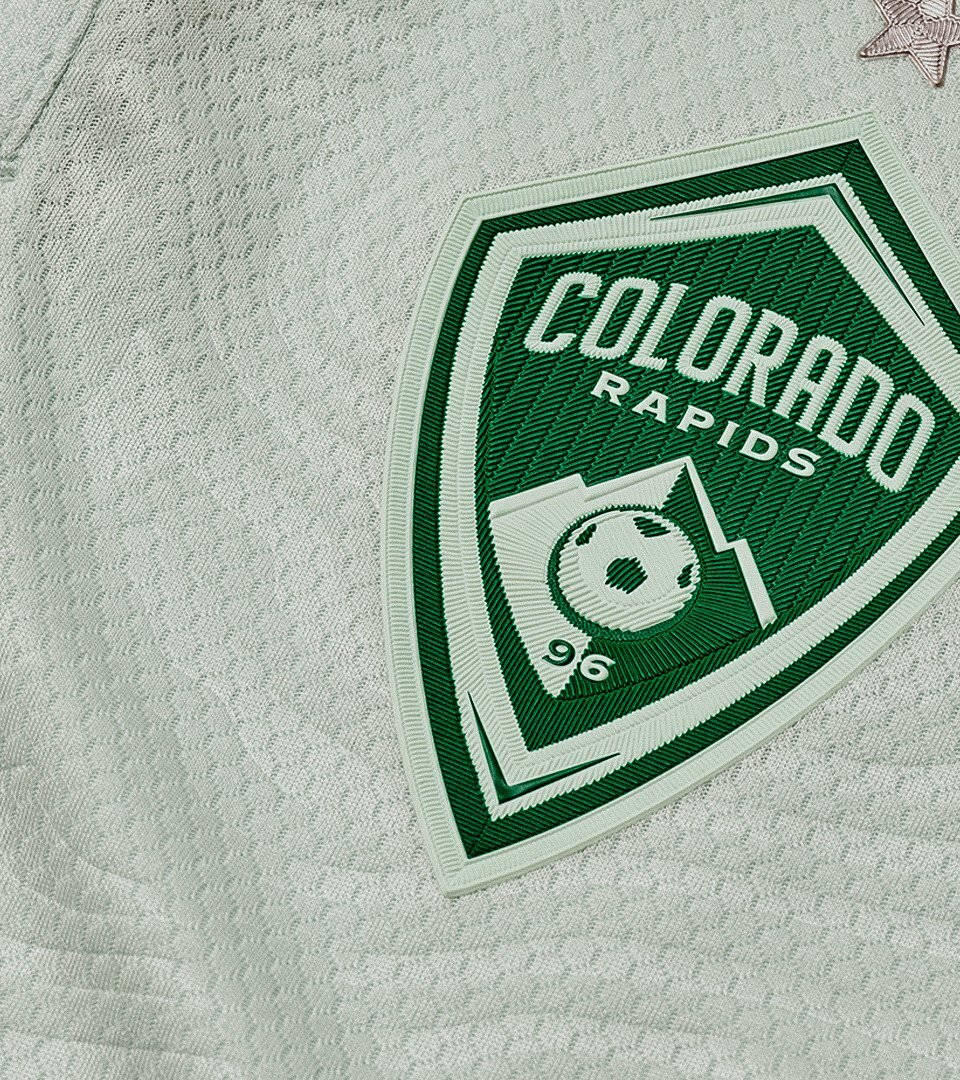 Colorado Rapids, green and white, soccer team crest, SD Phone Wallpaper