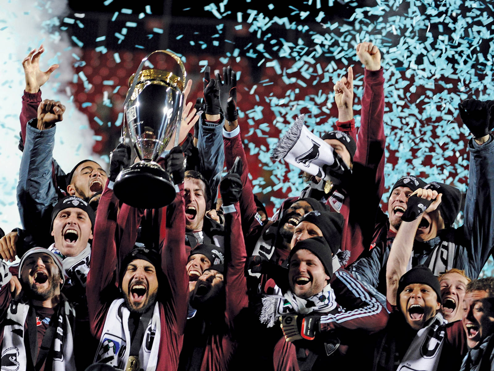 Colorado Rapids, maroon and white jerseys, gleaming silver trophy, HD Desktop Wallpaper