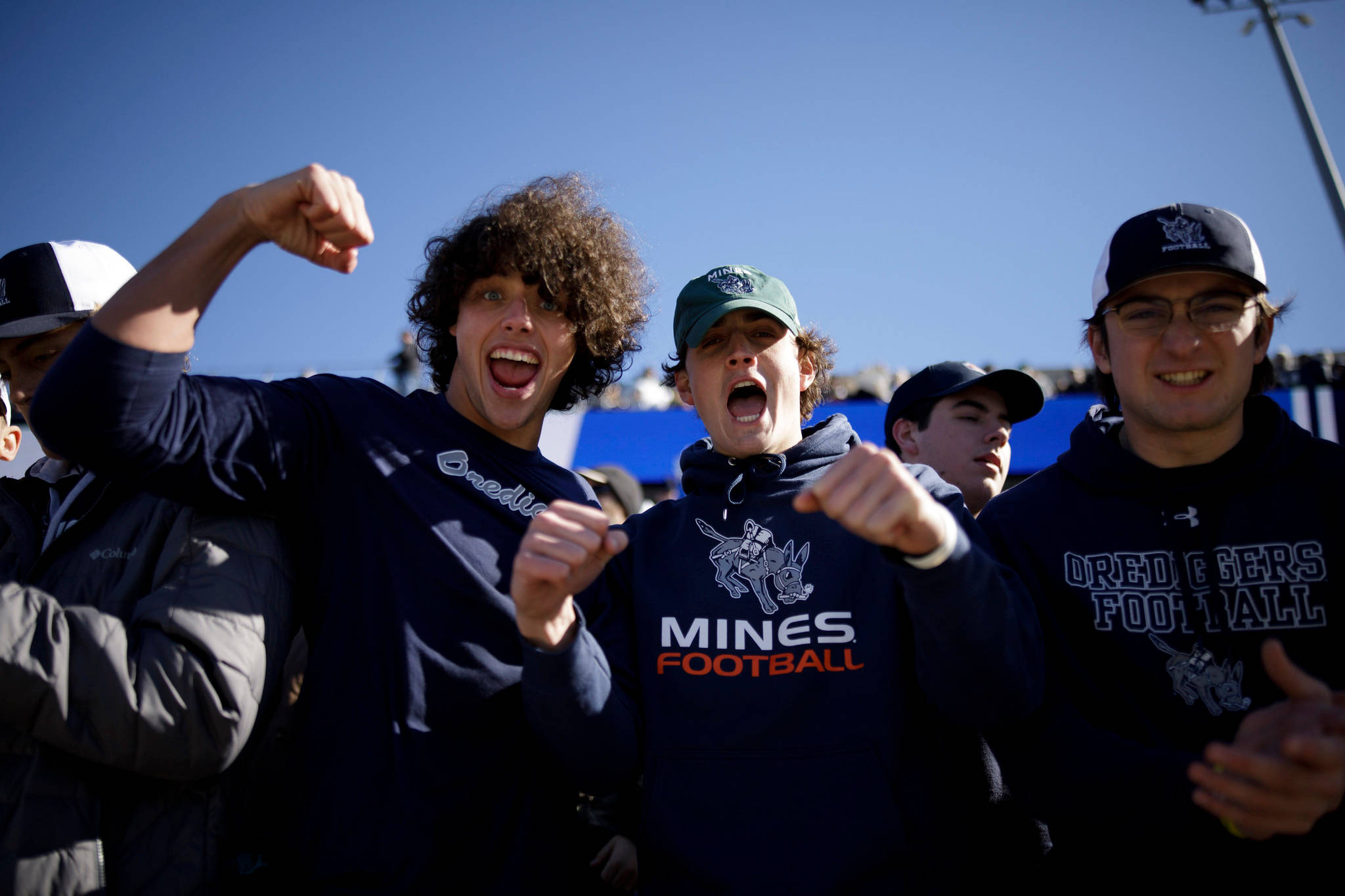 Colorado School Of Mines, blue hoodies, clear blue sky, Full HD Desktop Wallpaper