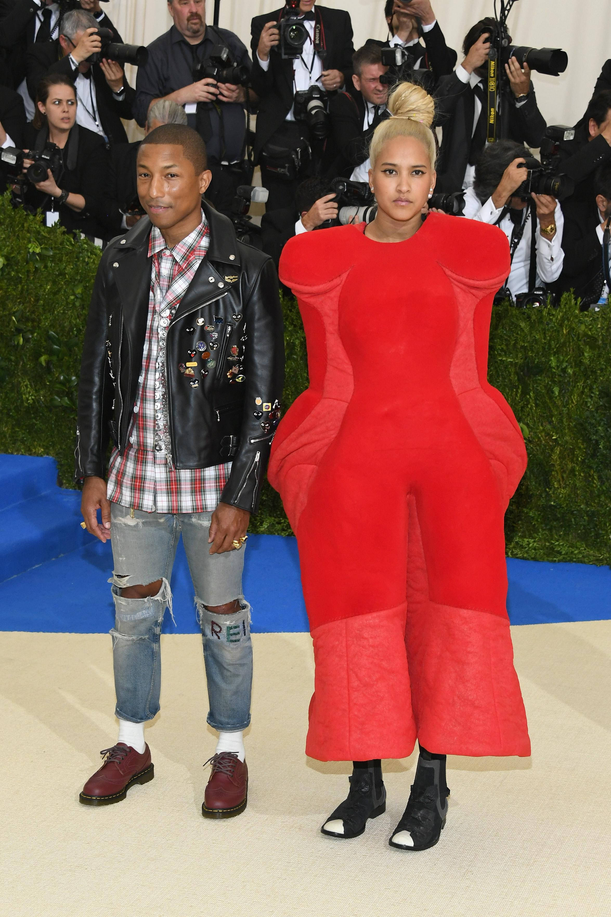 Comme Des Garçons, 2017 Met Gala, red carpet, 2K Phone Wallpaper