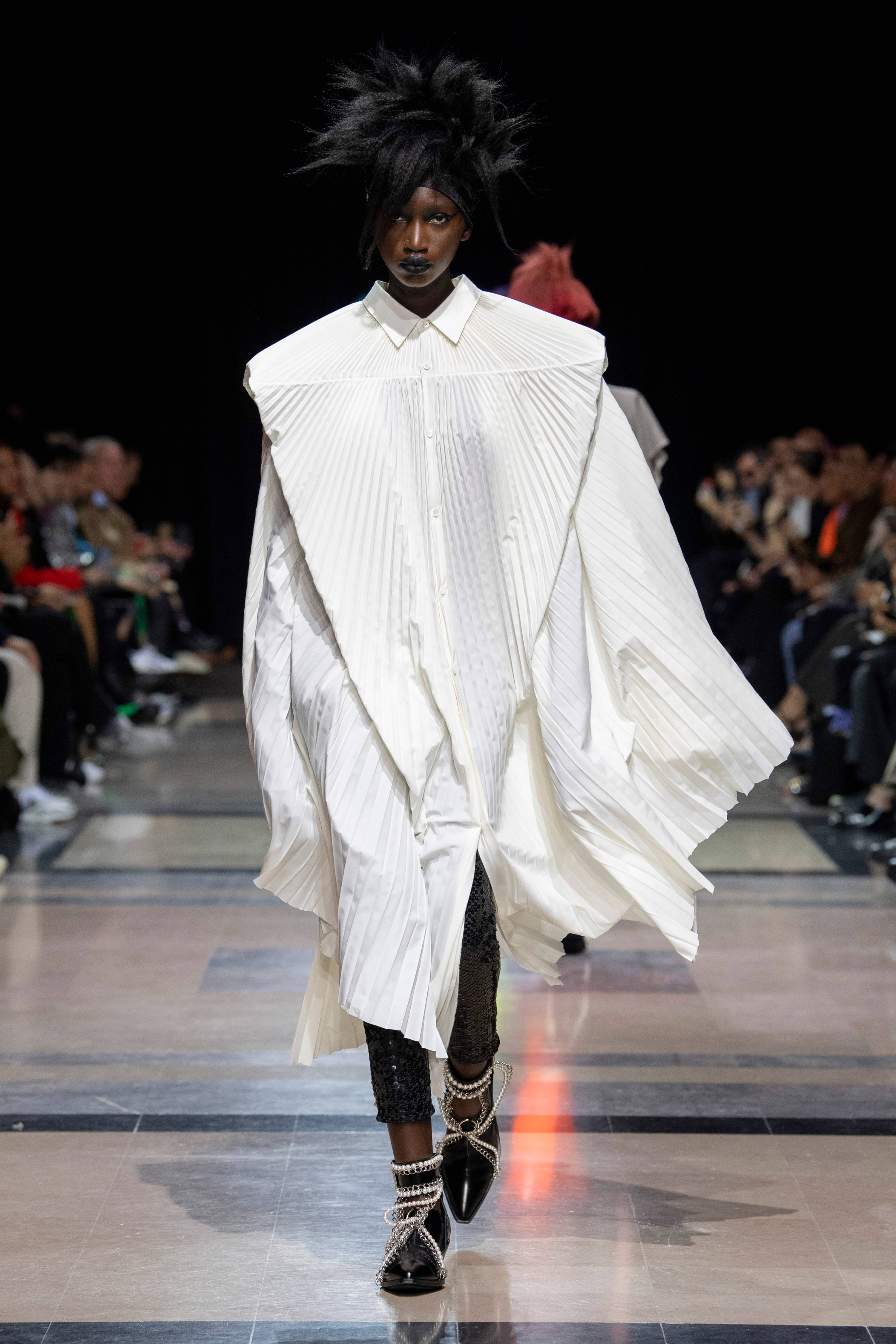 Comme Des Garçons, white oversized dress, pleated white shirt dress, 4K Phone Wallpaper
