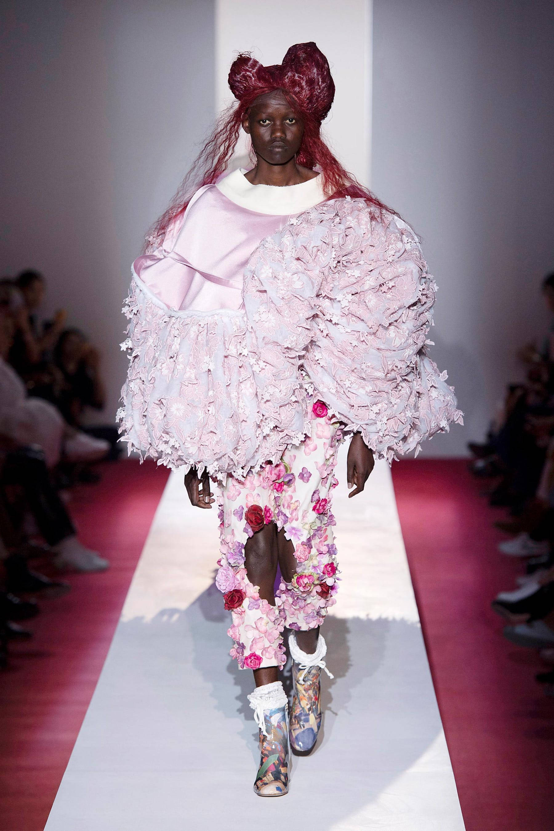 Comme Des Garçons, pink frilly top, large red bow, 2K Phone Wallpaper