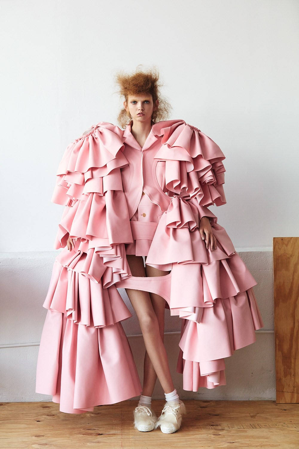 Comme Des Garçons, pink ruffled dress, voluminous layers, HD Phone Wallpaper