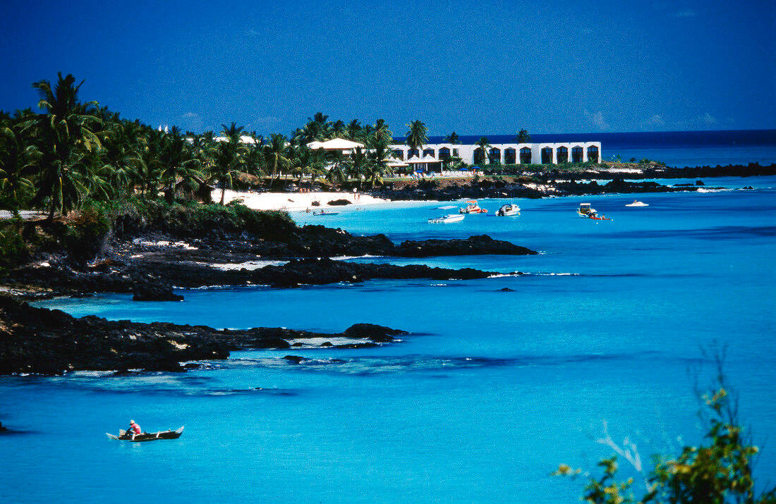 Comoros, turquoise waters, black volcanic rocks, SD Desktop Wallpaper