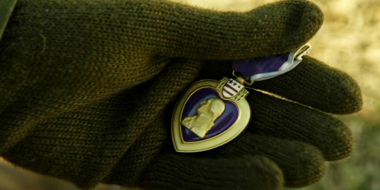 Company Of Heroes, purple heart, gloved hand, HD Desktop Wallpaper