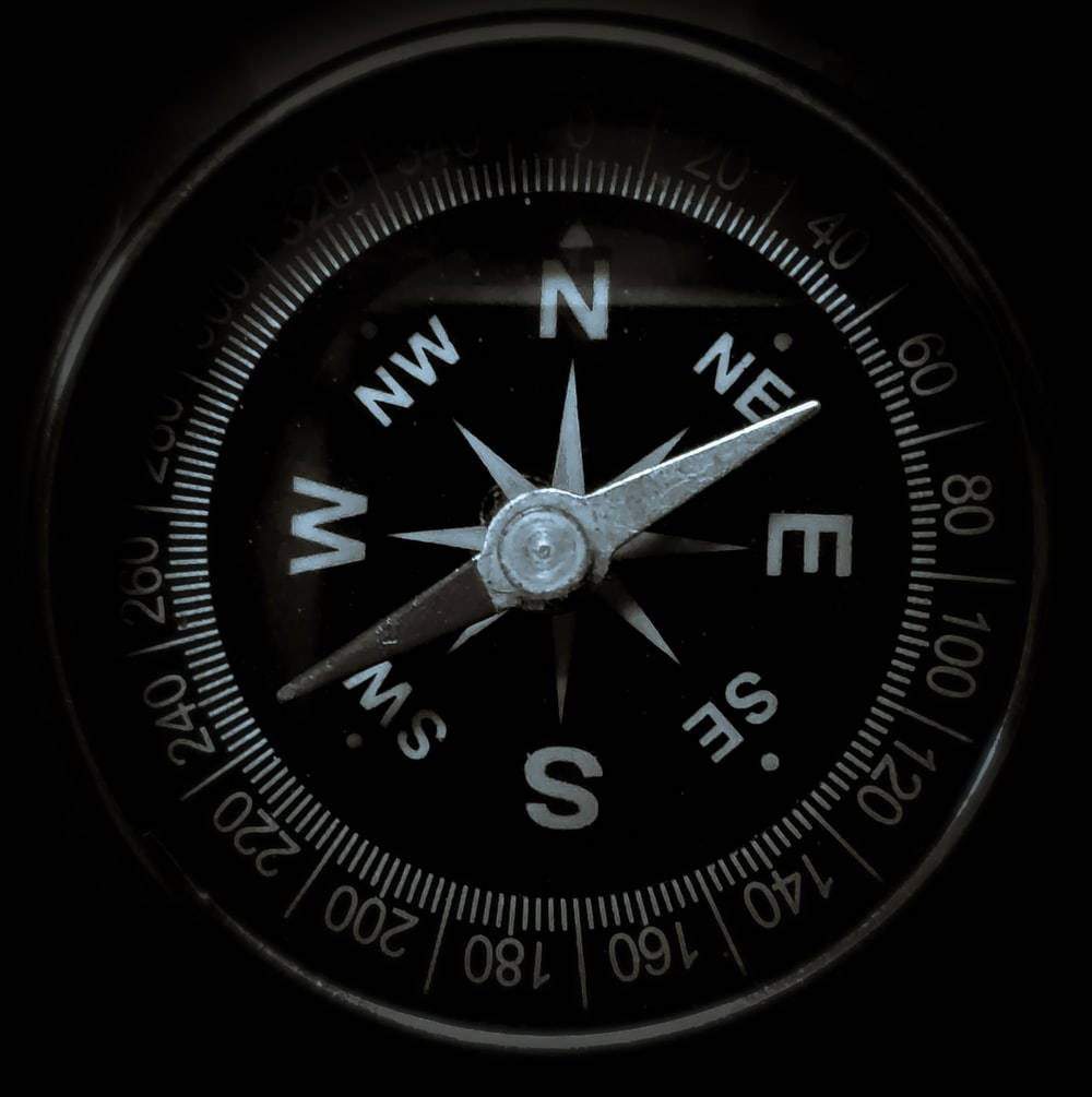 square pocket compass, metallic compass needle, north, SD Phone Wallpaper