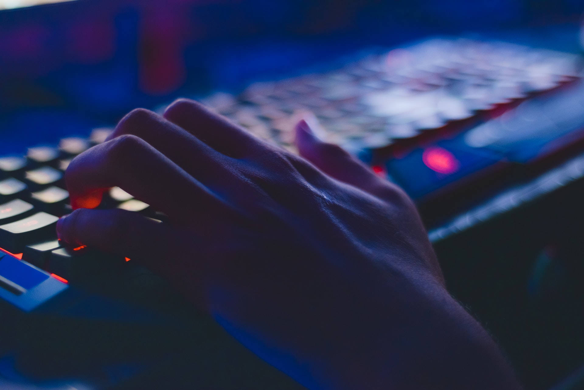 1920x1080 HD Dark Mechanical Keyboard, cool blue and red neon light, glowing keyboard, Full HD Desktop Wallpaper