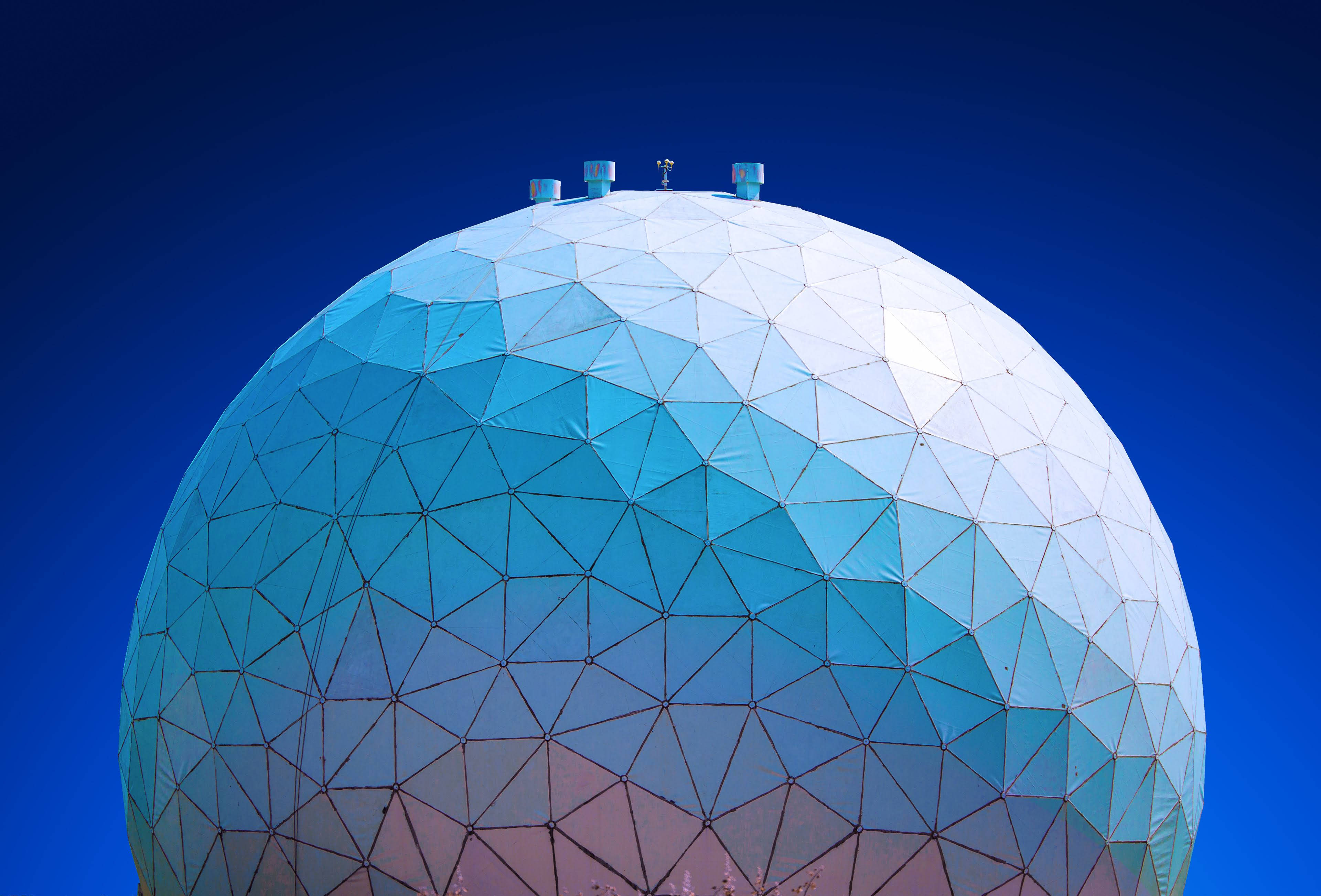 geometric geodesic dome, blue and white triangular panels, deep blue sky, 4K Desktop Wallpaper
