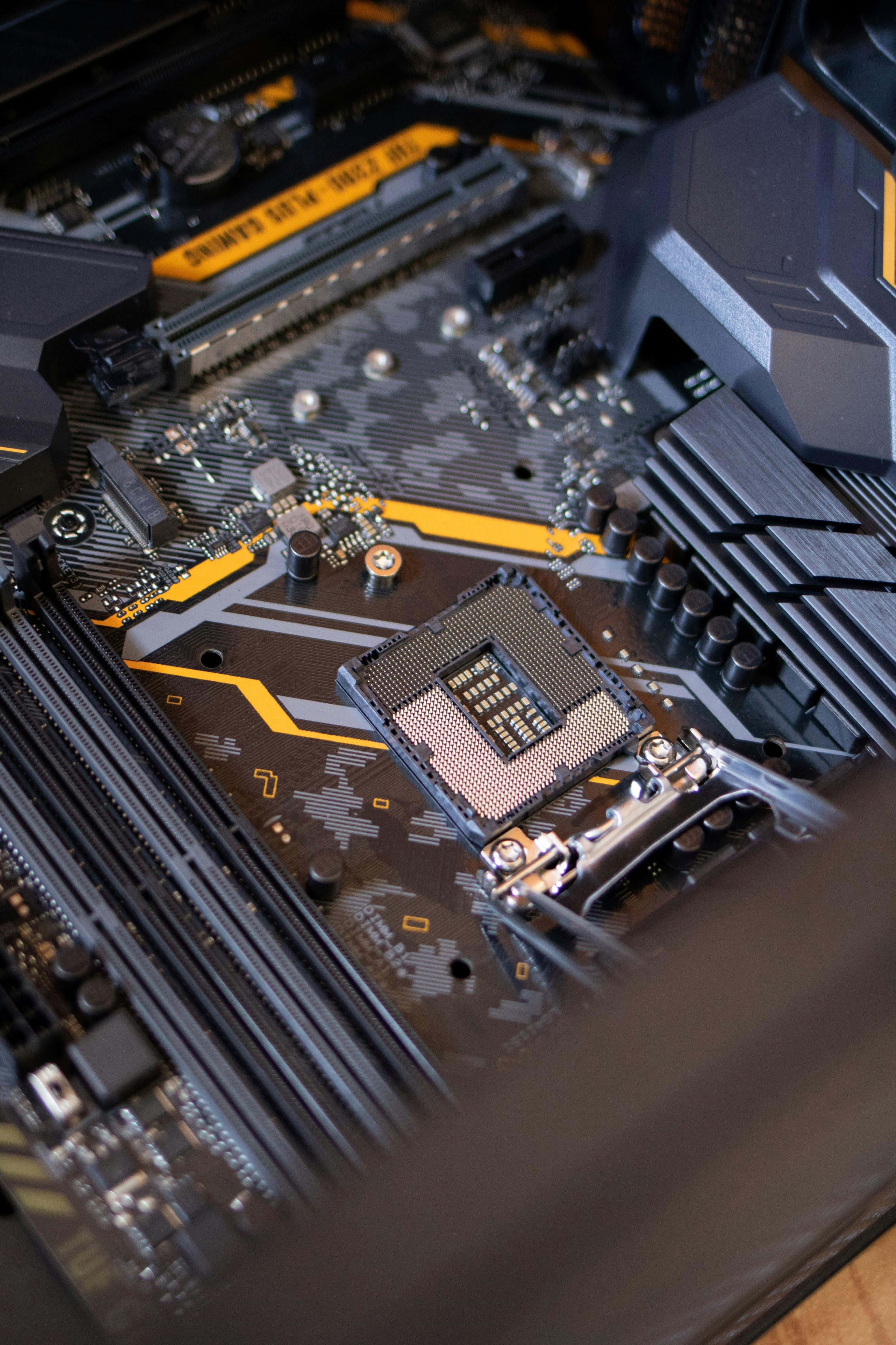 motherboard, CPU socket, RAM slots, 4K Phone Wallpaper