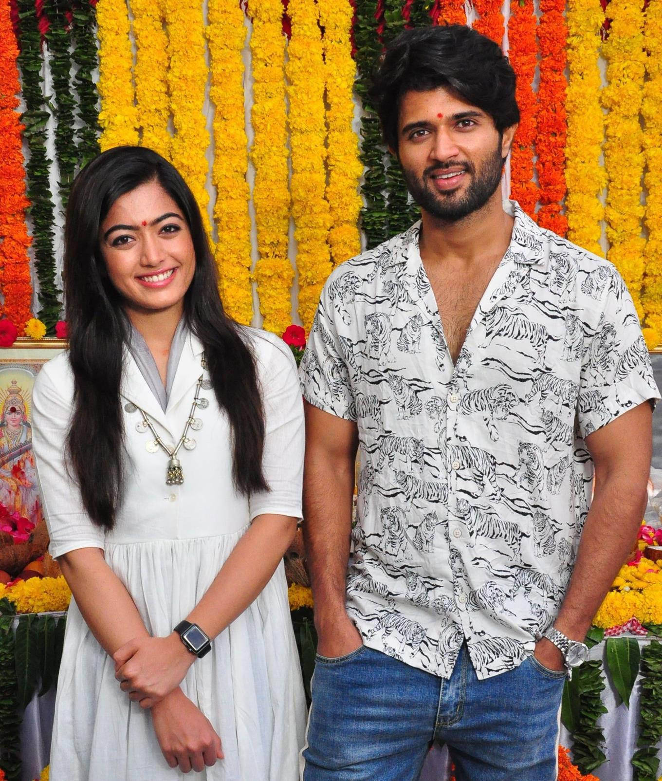 Co-Stars Smiling Dear Comrade, yellow marigolds, orange marigolds, HD Phone Wallpaper