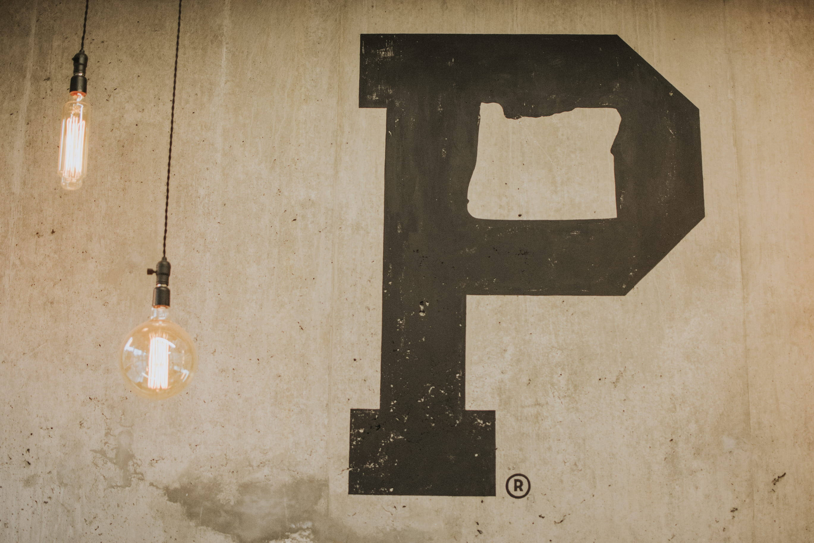 Letter P, beige, textured concrete wall, 2K Desktop Wallpaper