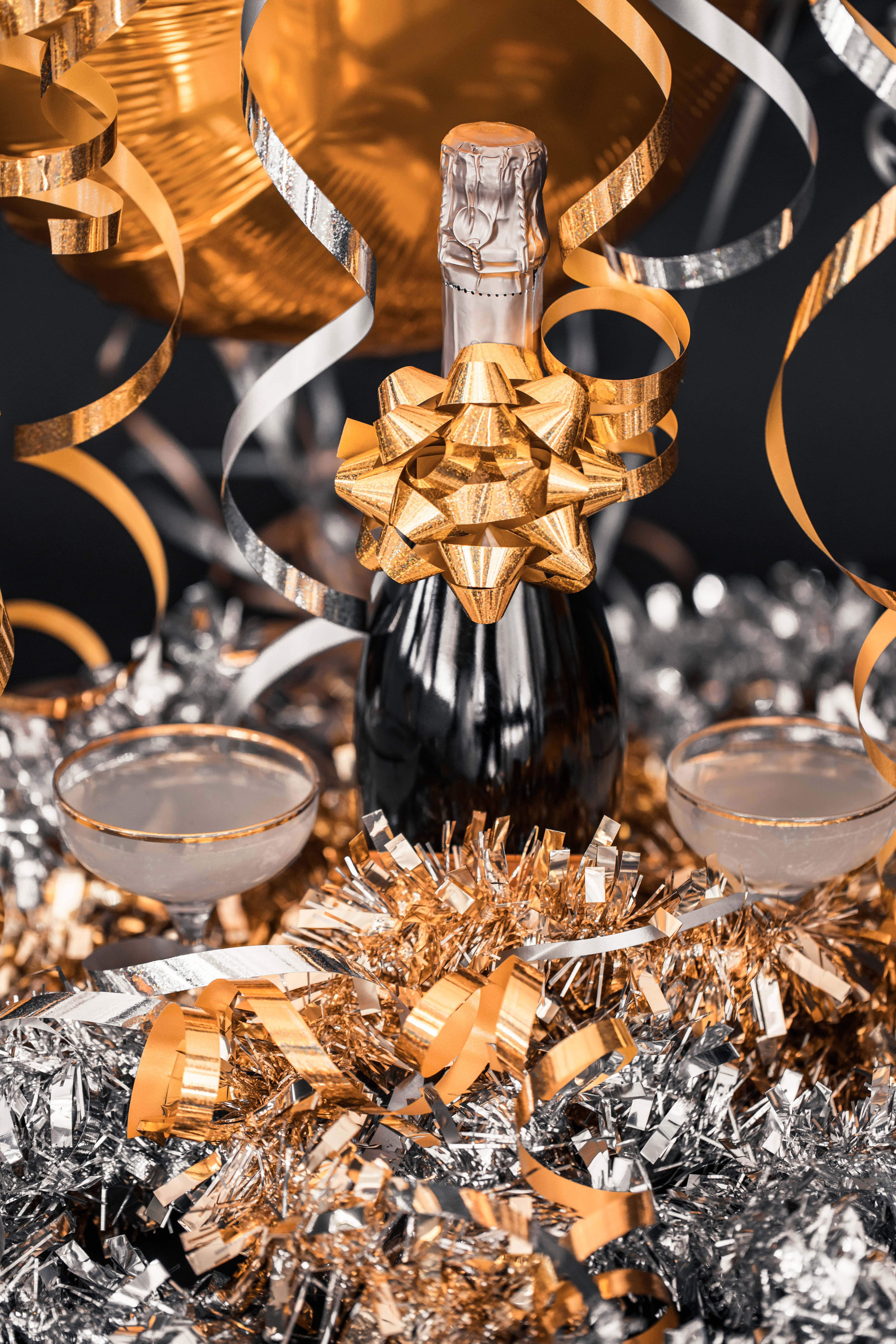 anniversary champagne, gold bow, gold confetti, 8K Phone Wallpaper