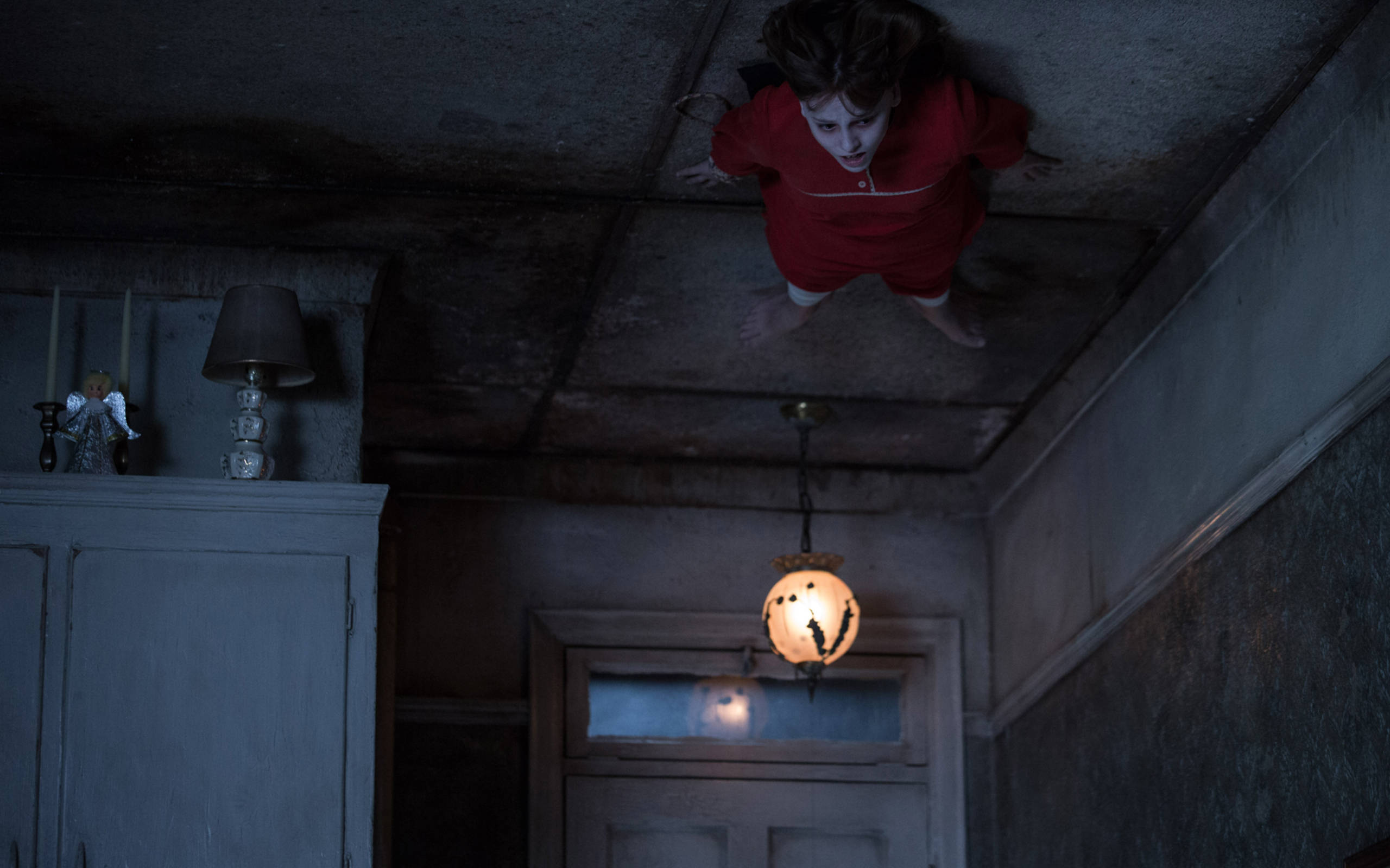 The Conjuring, floating kid, red pajamas, 2K Desktop Wallpaper