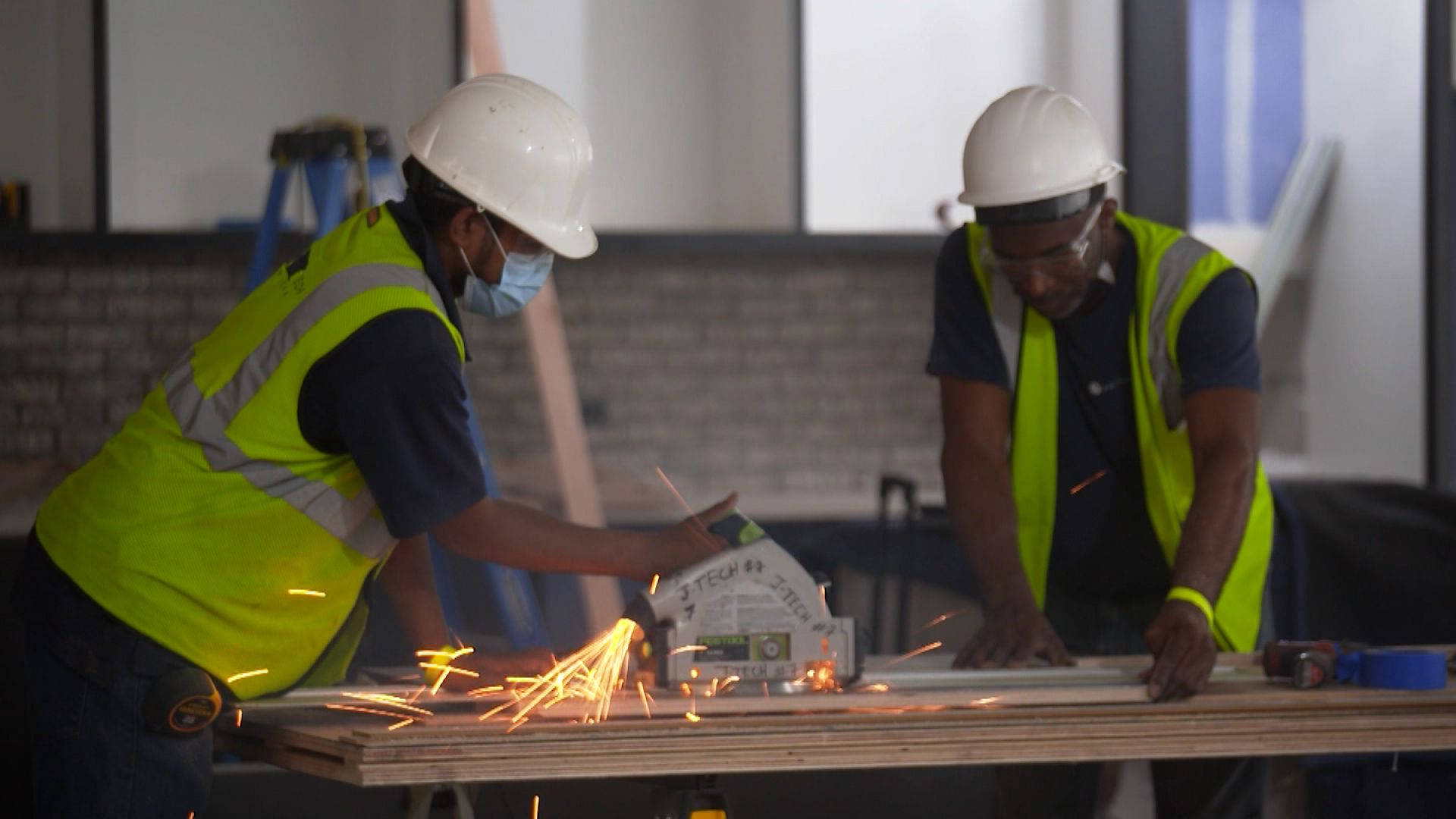 construction workers, hard hats, safety vests, Full HD Desktop Wallpaper