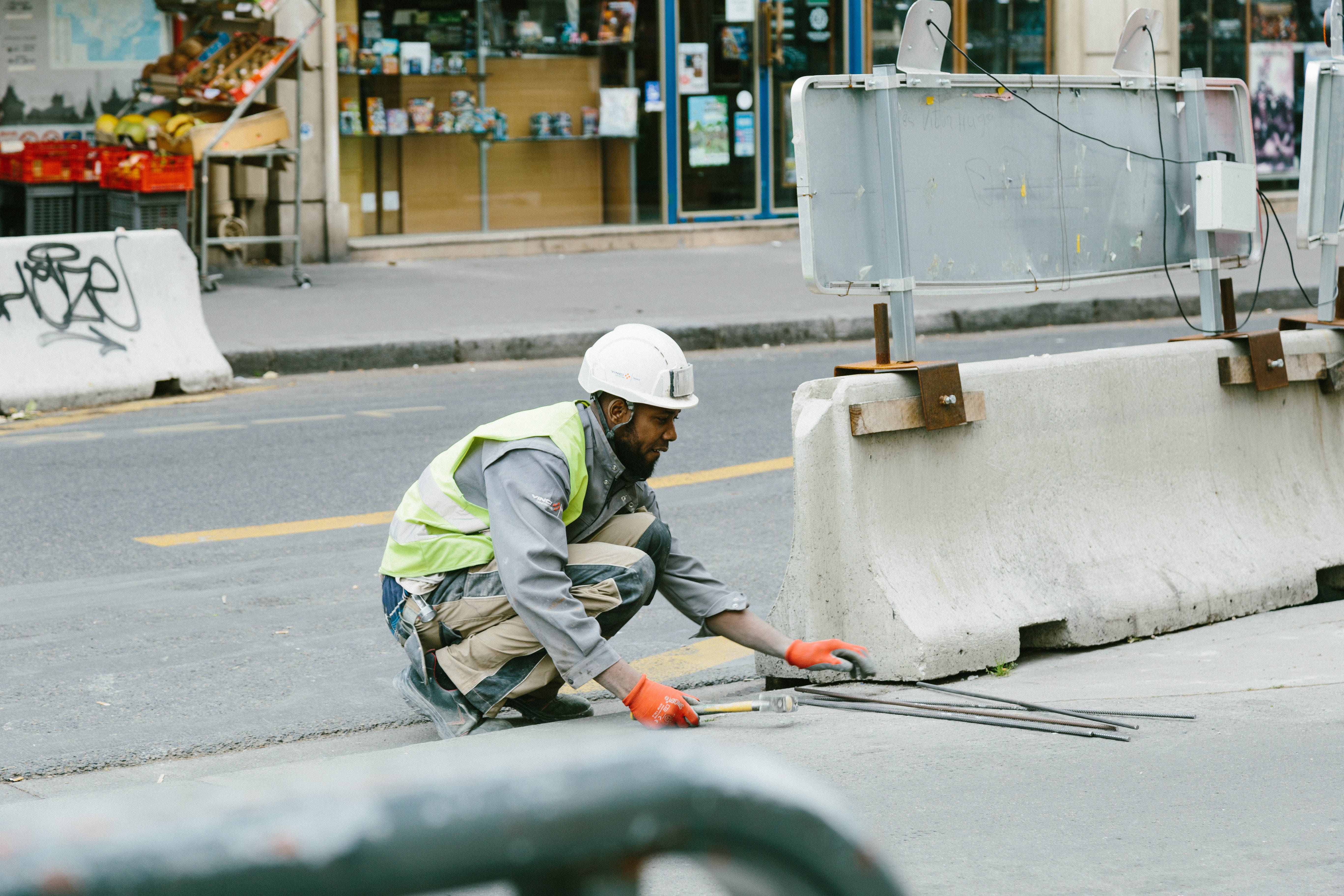 construction worker, white helmet, yellow vest, 5K Desktop Wallpaper