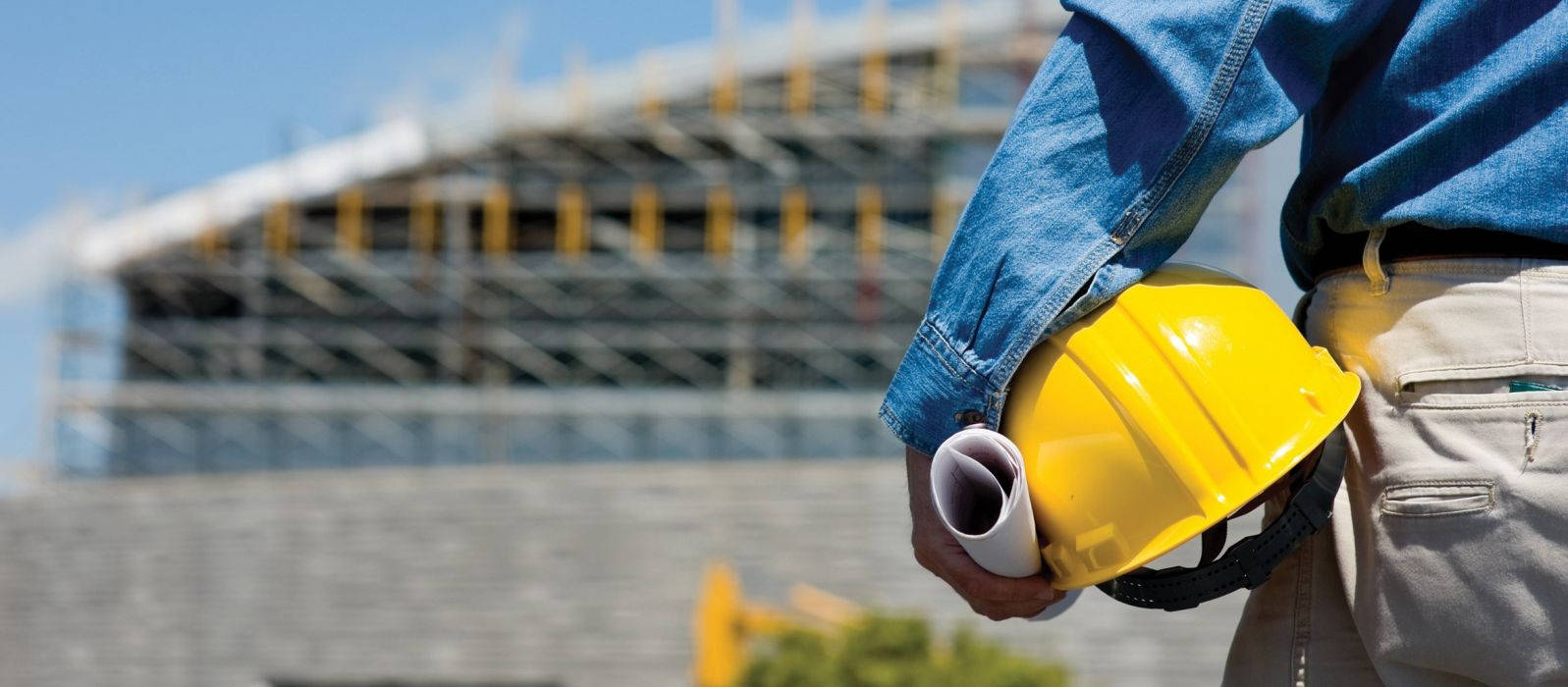 construction worker, blue shirt, yellow hard hat, HD Desktop Wallpaper