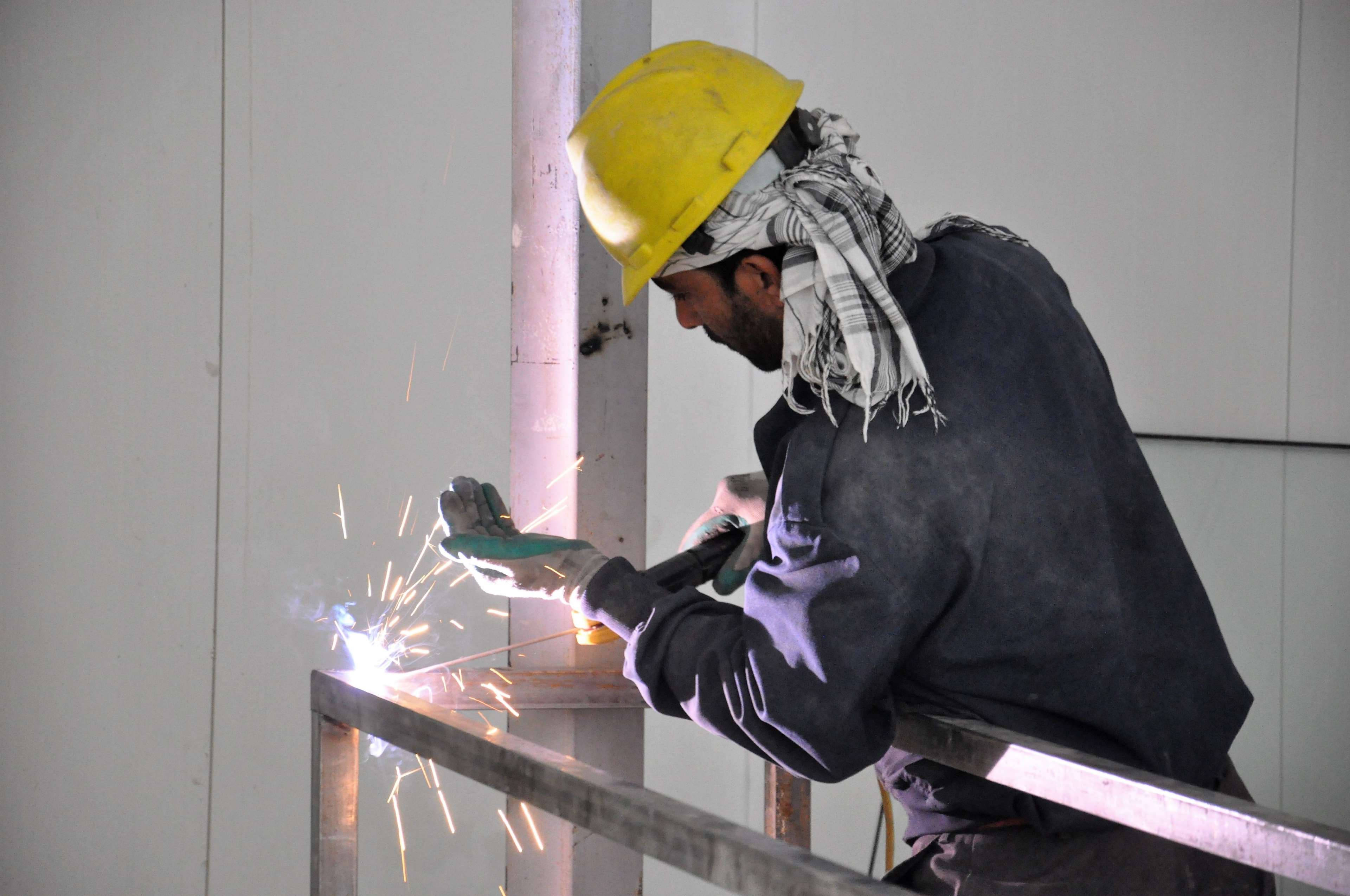 construction worker, welding, steel, 4K Desktop Wallpaper
