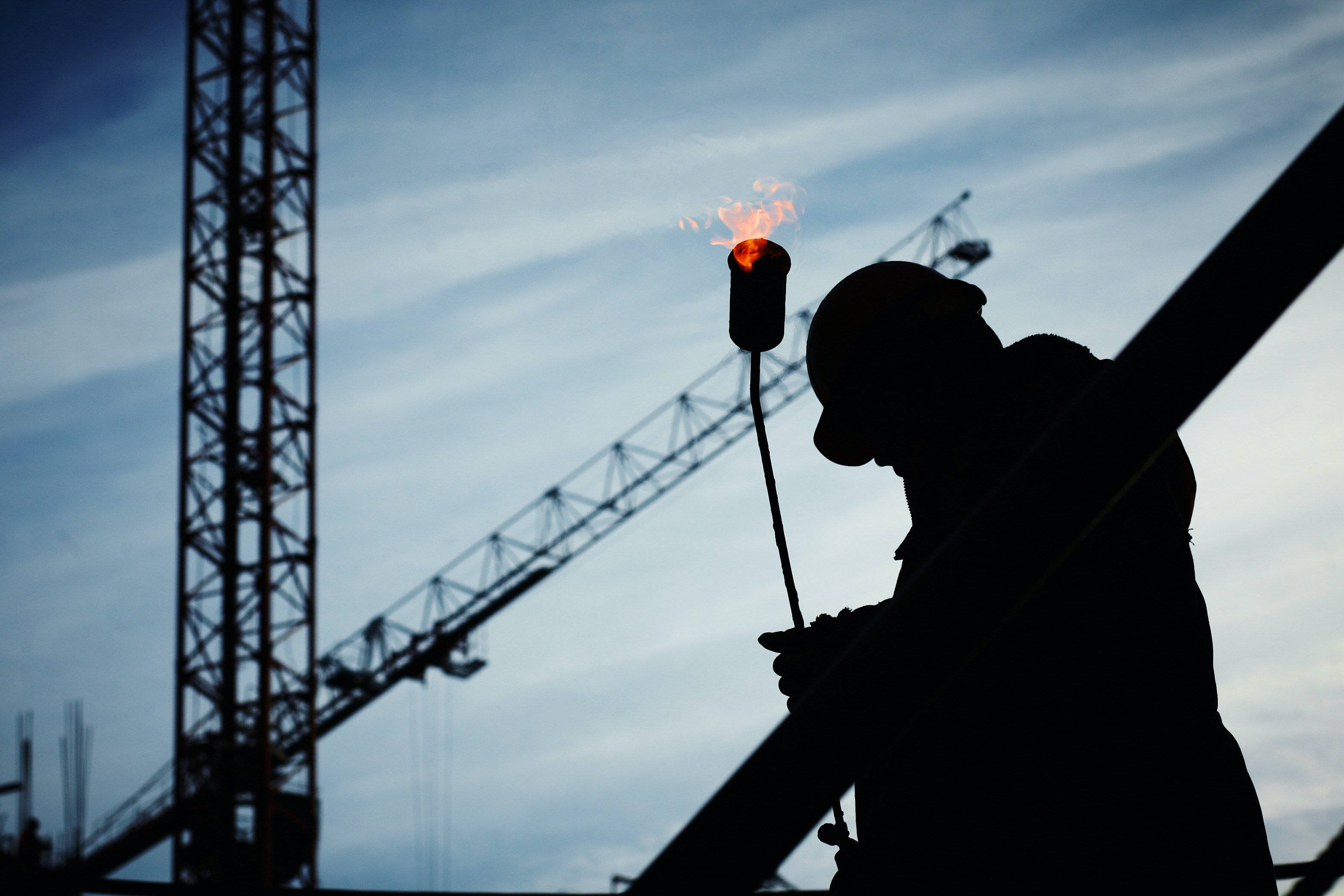 construction worker, welder, twilight sky, 2K Desktop Wallpaper